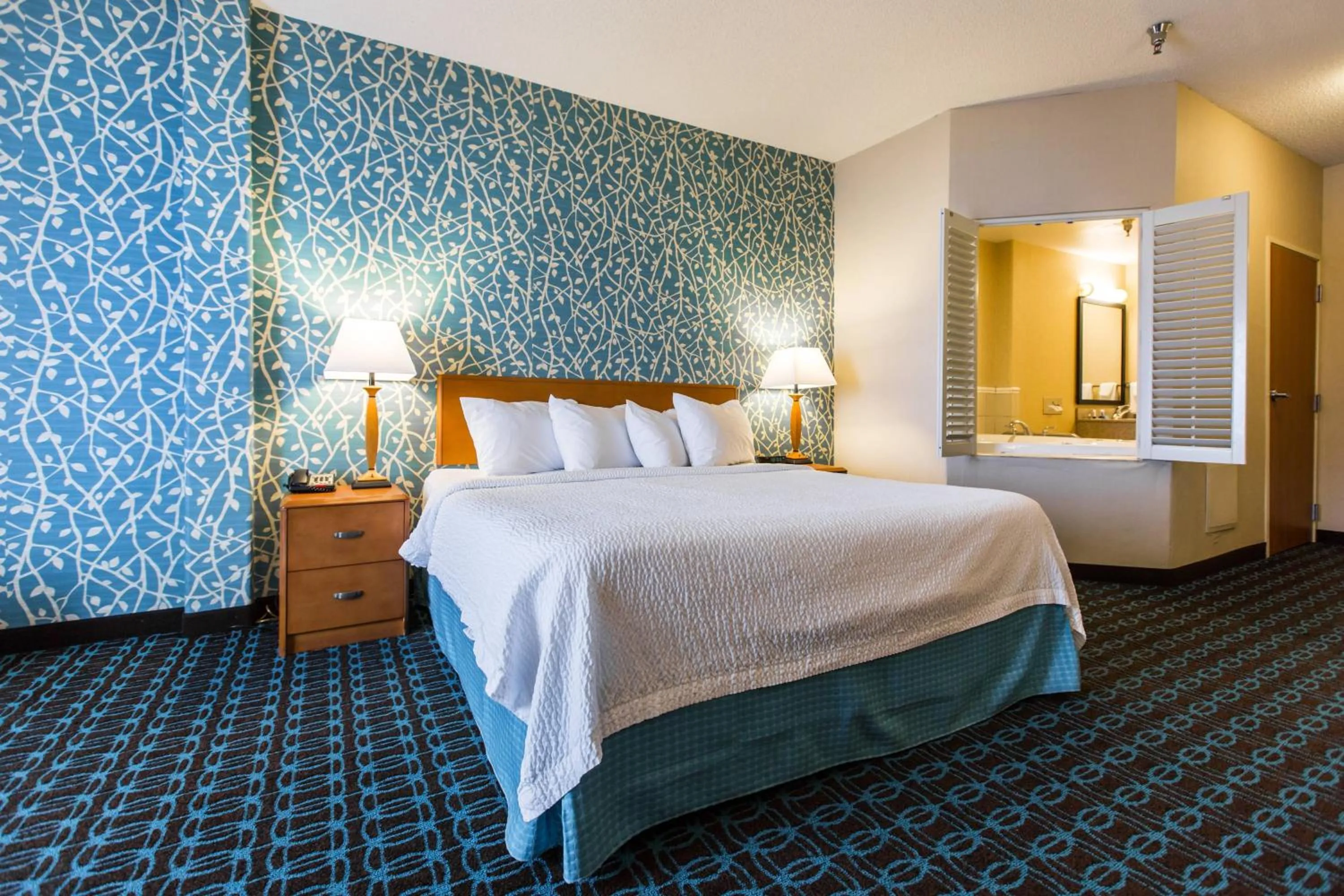 Photo of the whole room, Bed in Fairfield Inn & Suites Toledo North