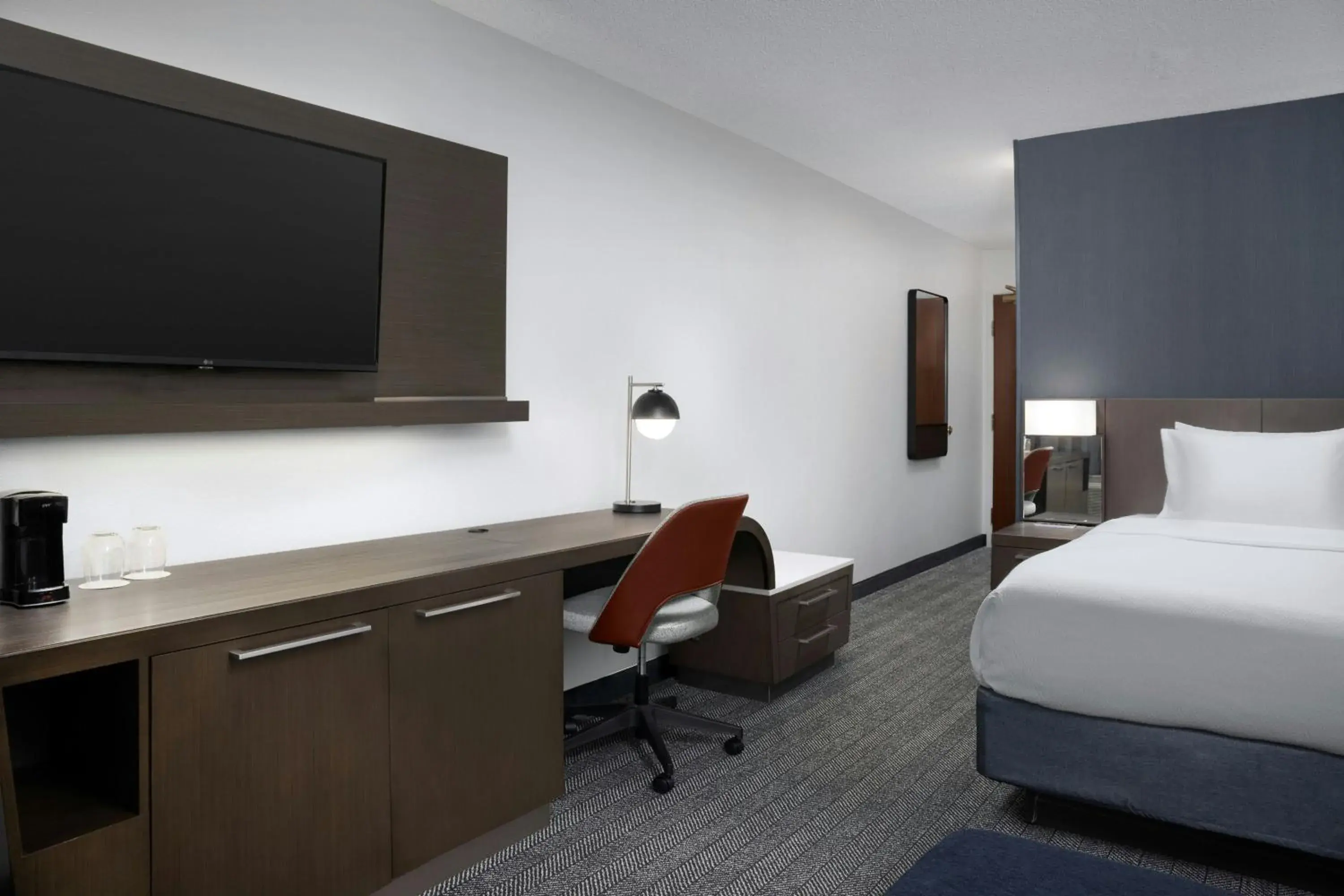 King Room with Sofa Bed - Hearing Accessible in Courtyard by Marriott Lakeland King Room with Sofa Bed - Hearing Accessible in Courtyard by Marriott Lakeland