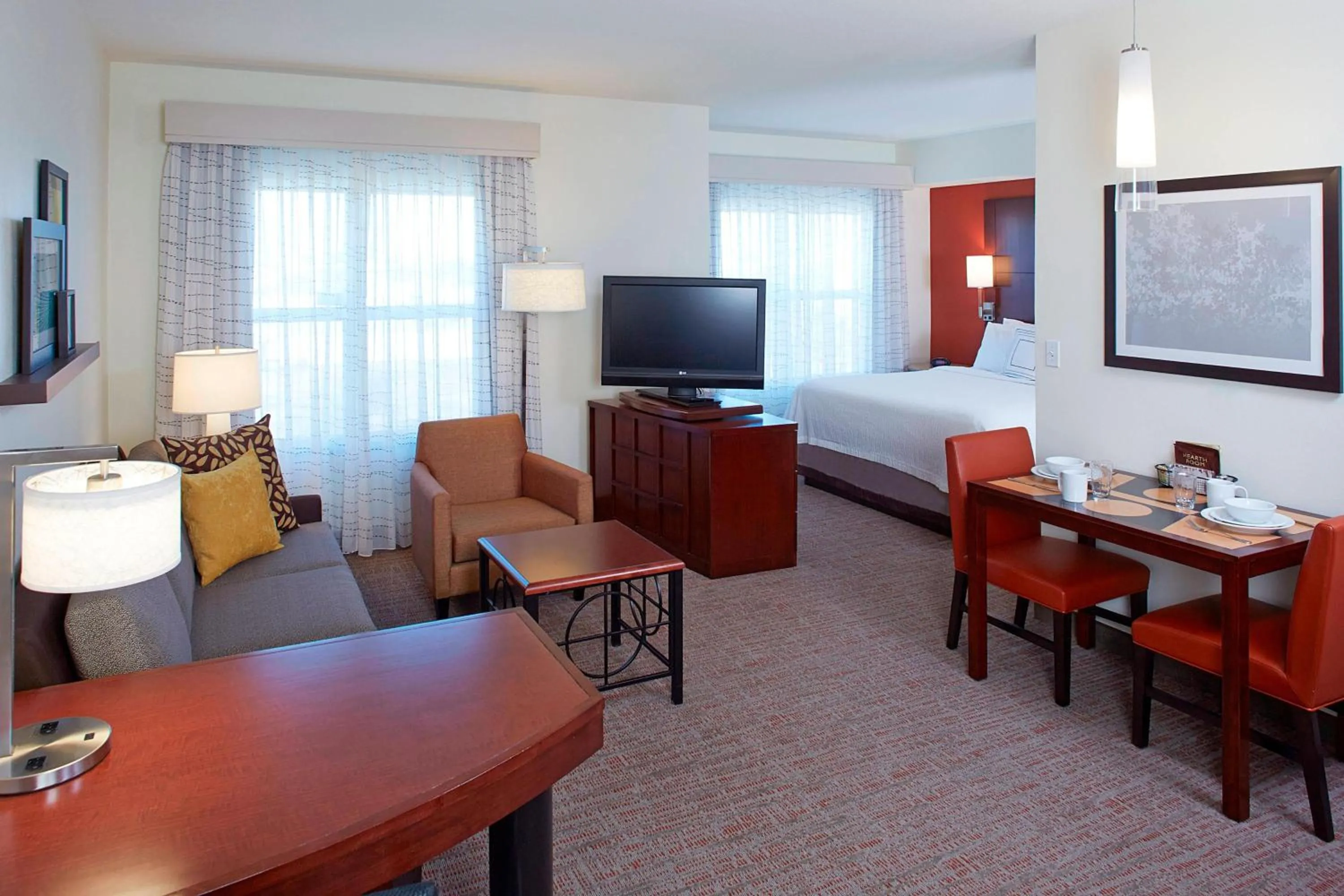 Photo of the whole room, Bed in Residence Inn by Marriot Clearwater Downtown