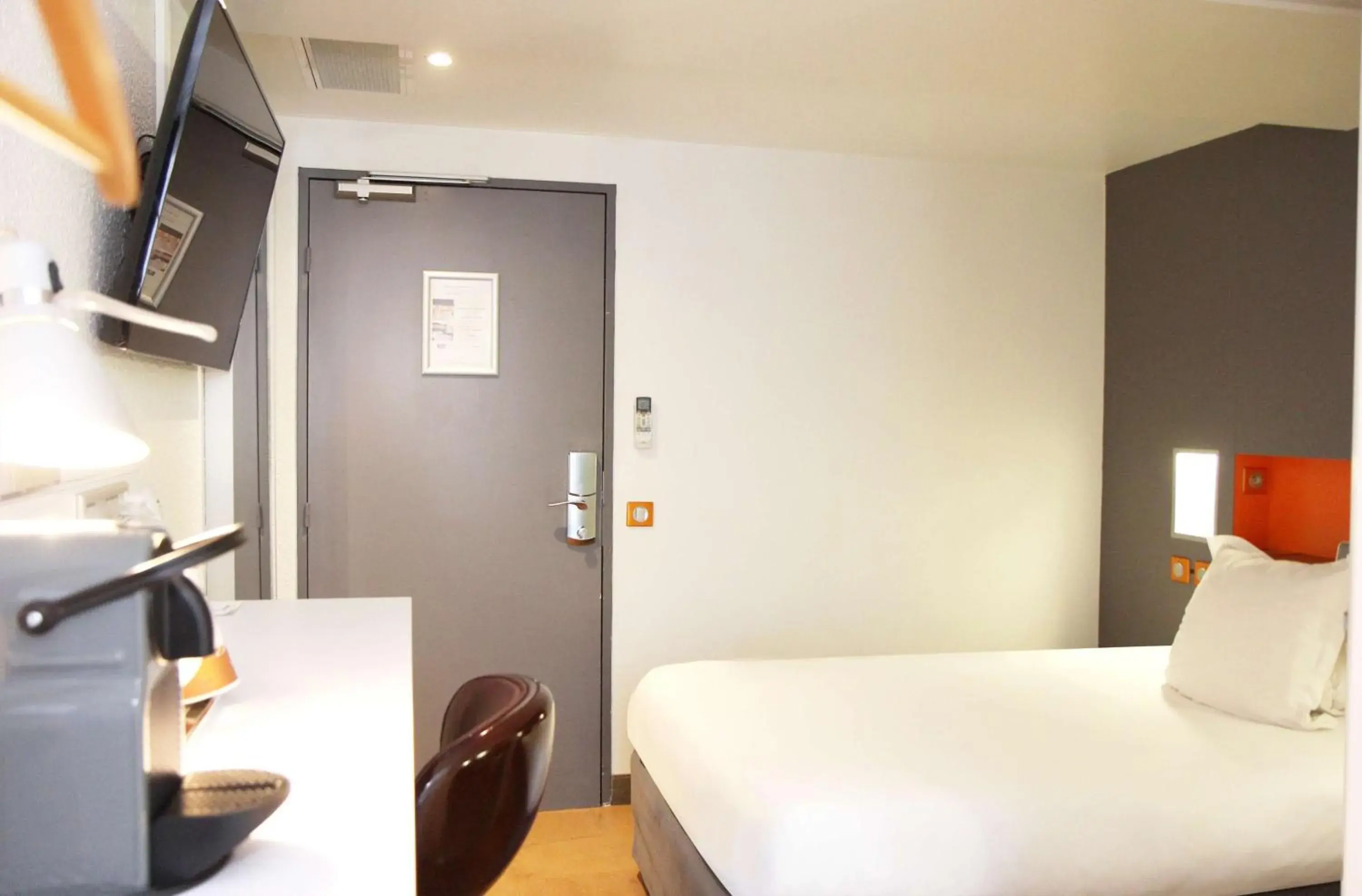 Bedroom, Bed in Hôtel Best Western The Wish Versailles Bedroom, Bed in Hôtel Best Western The Wish Versailles