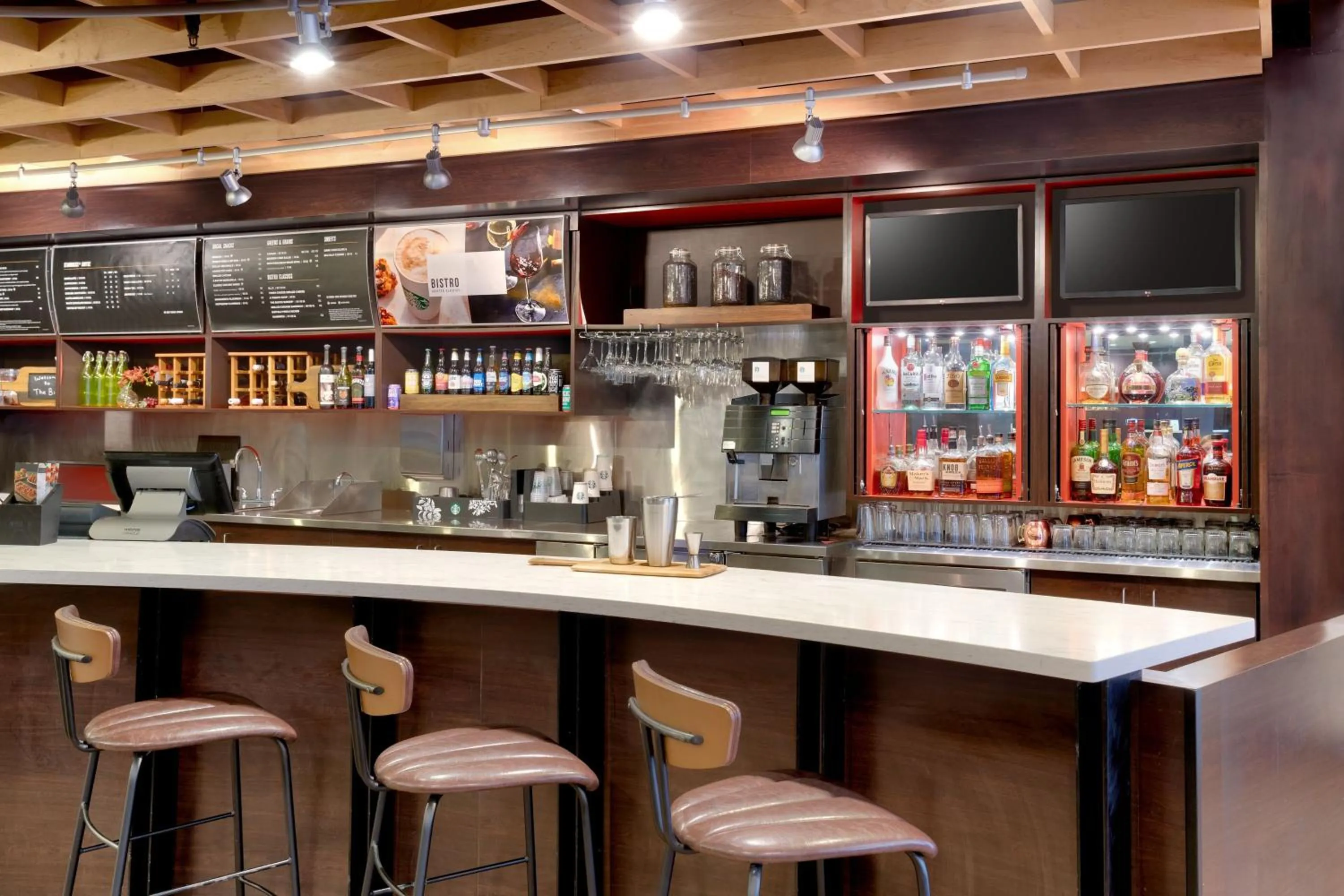 Lounge or bar in Courtyard by Marriott Johnson City