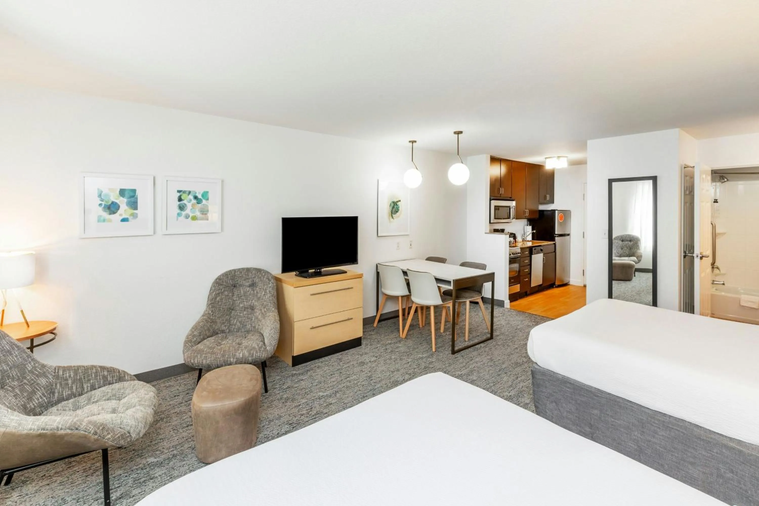 Photo of the whole room, Bed in TownePlace Suites by Marriott Tulsa Broken Arrow