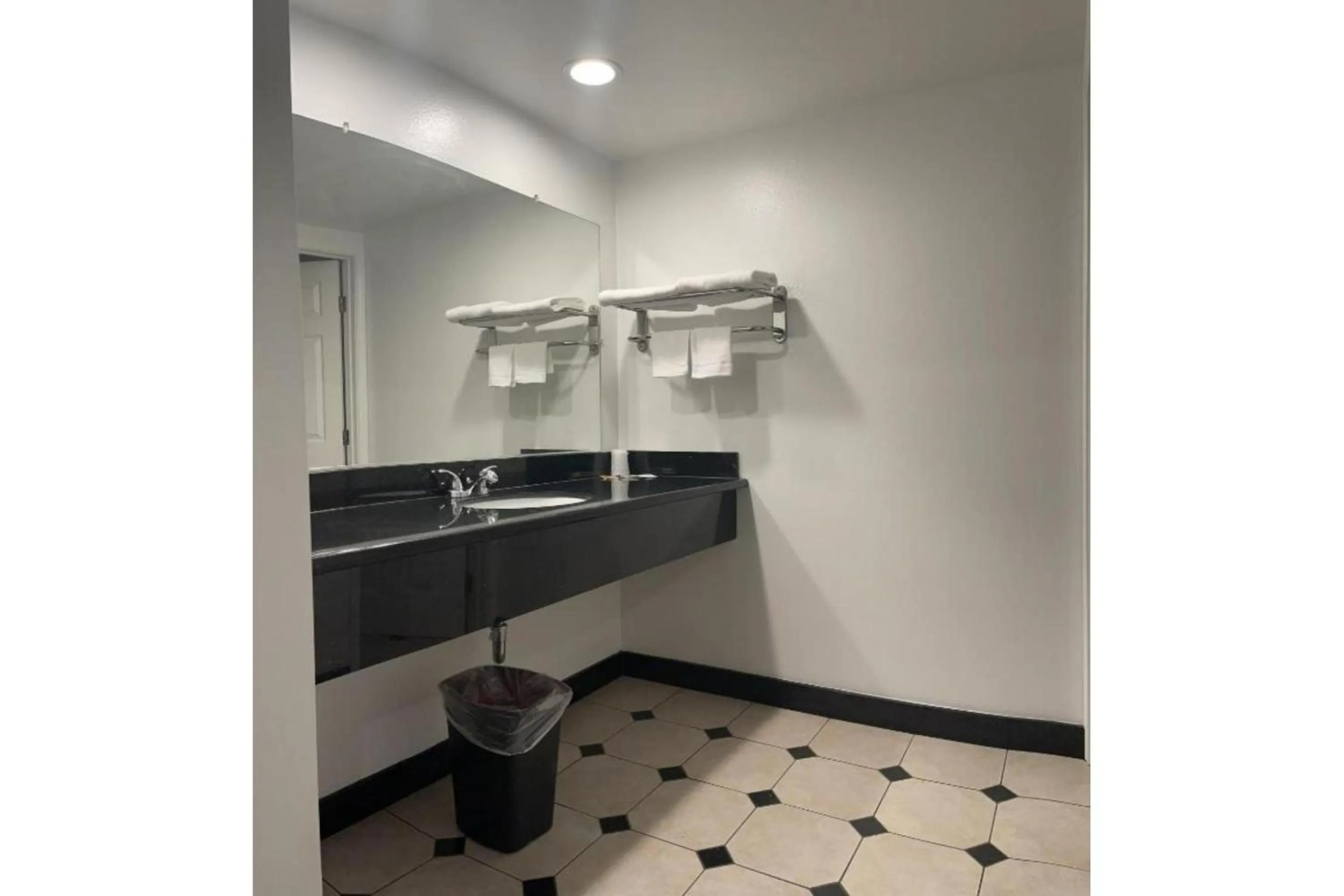 Bathroom in Capital City Inn Sacramento Convention Center CA