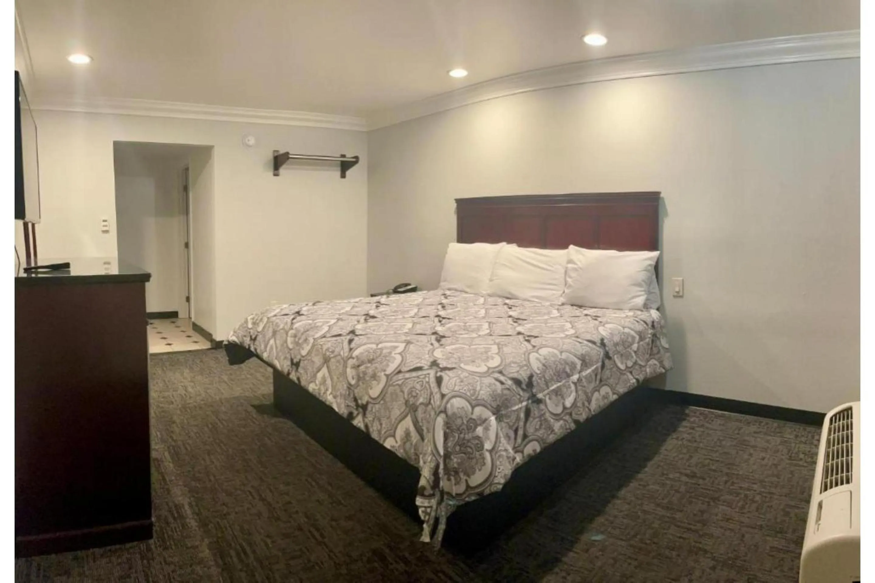 Bedroom, Bed in Capital City Inn Sacramento Convention Center CA