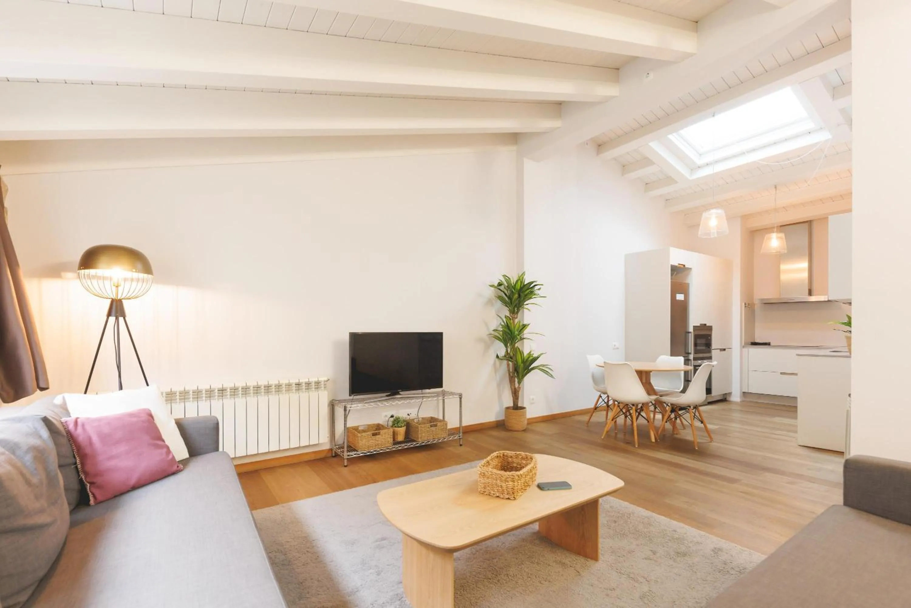 Living room in Bravissimo Força 17, Barri Vell apartments