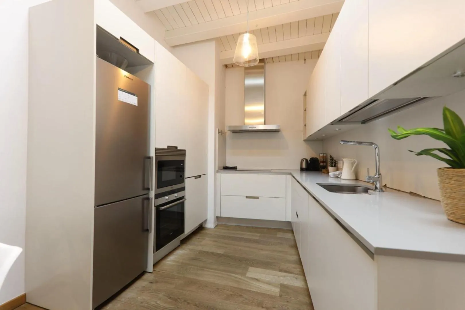 Kitchen or kitchenette in Bravissimo Força 17, Barri Vell apartments