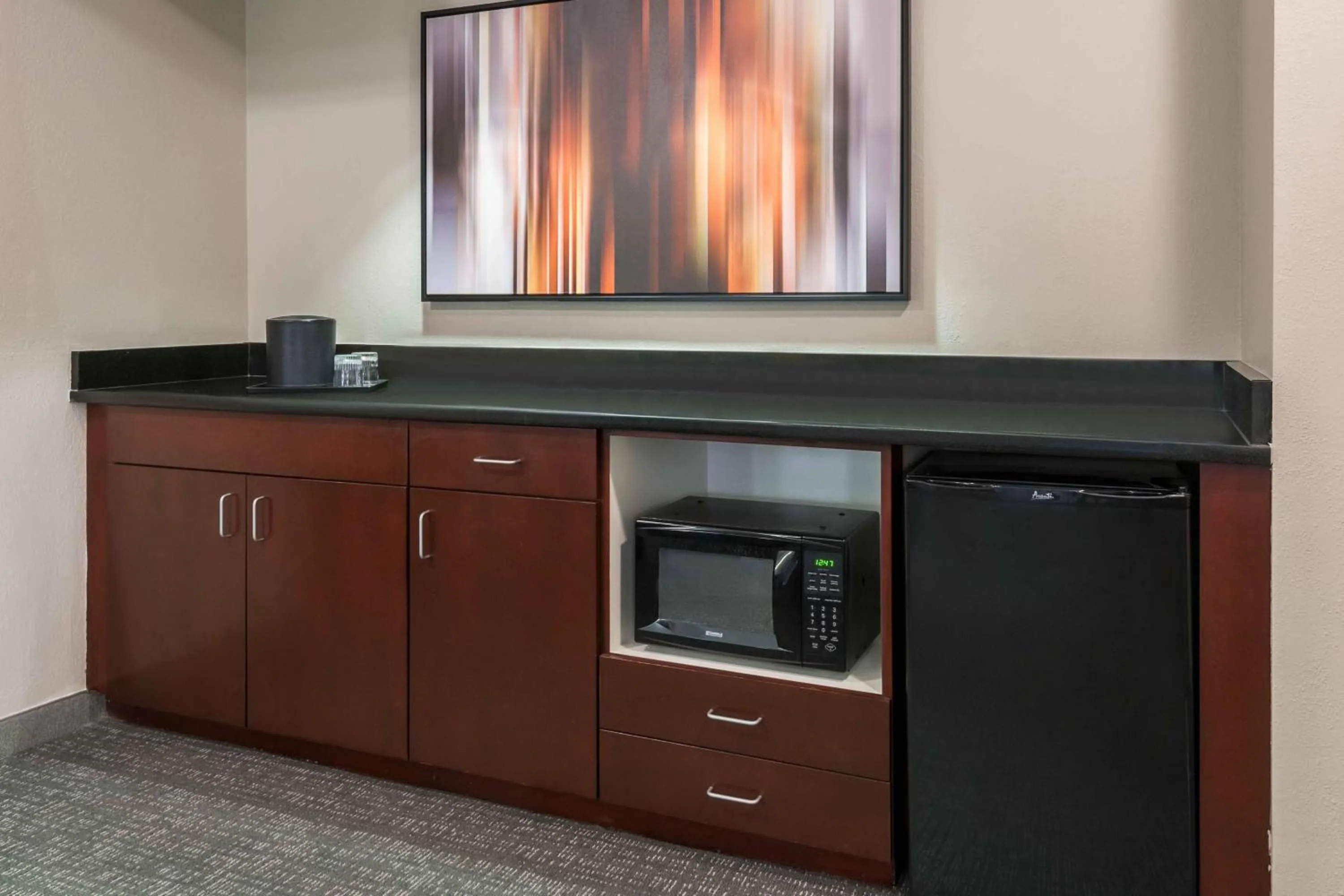 Lounge or bar in Courtyard Knoxville Cedar Bluff