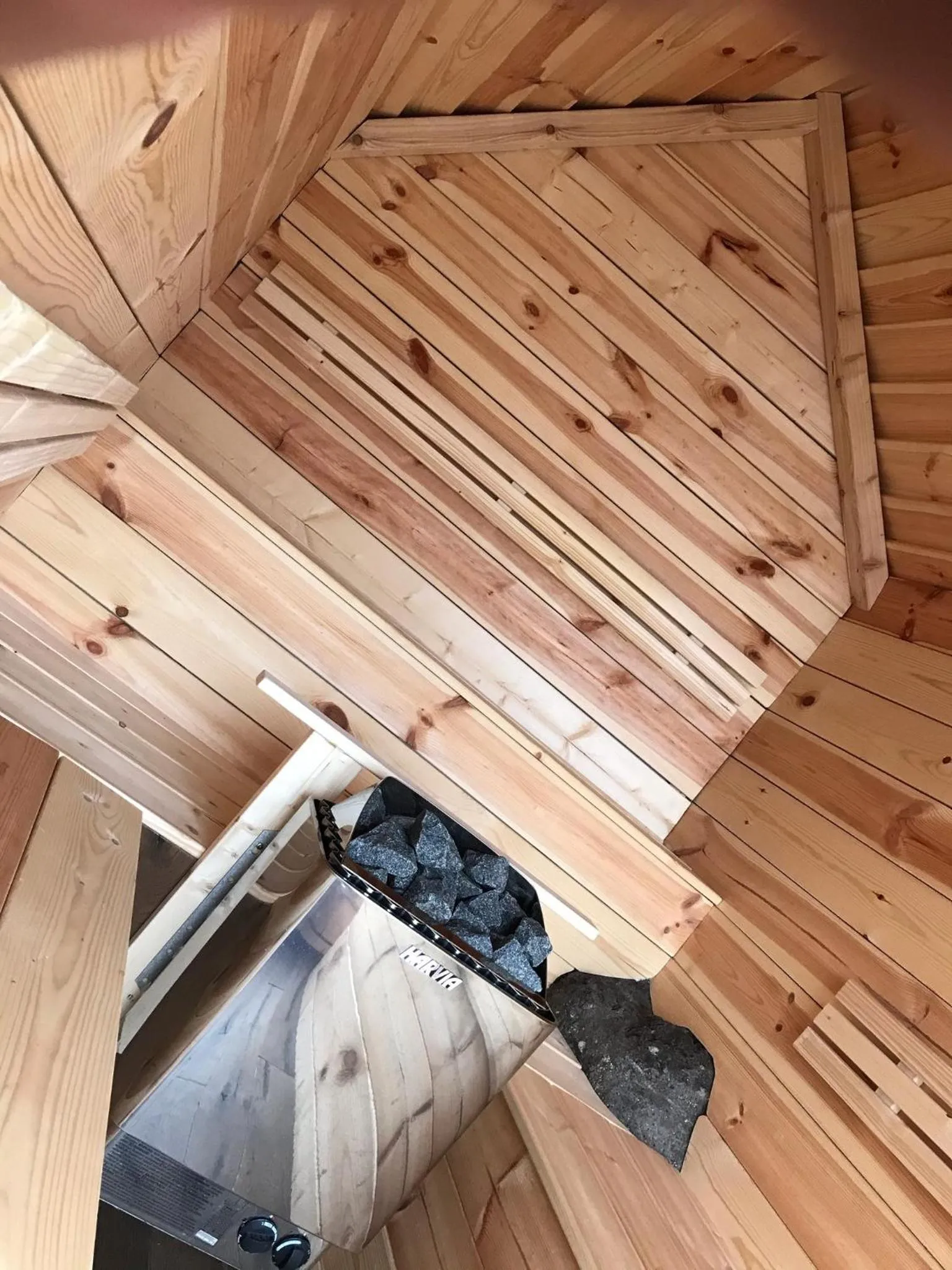 Garden in ICELAND SJF Villa, Hot tub & Outdoor Sauna Amazing Mountains and City View Over Reykjavík