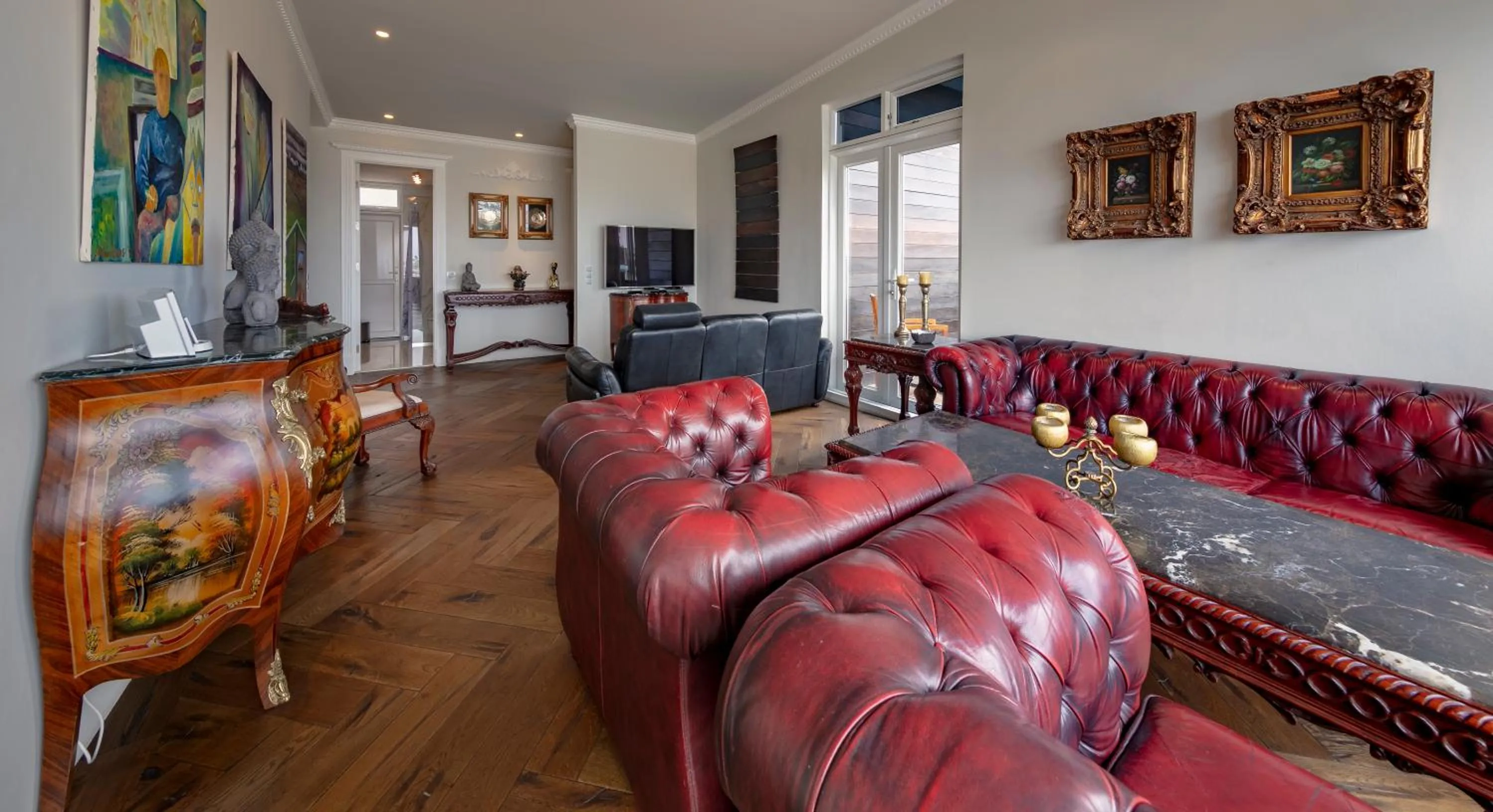 Communal lounge/ TV room in ICELAND SJF Villa, Hot tub & Outdoor Sauna Amazing Mountains and City View Over Reykjavík