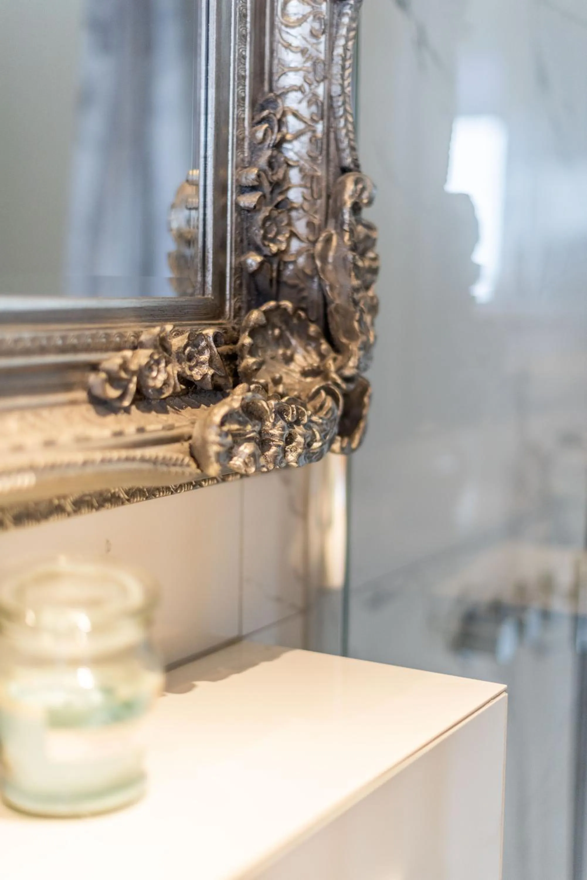 Hot Tub in ICELAND SJF Villa, Hot tub & Outdoor Sauna Amazing Mountains and City View Over Reykjavík