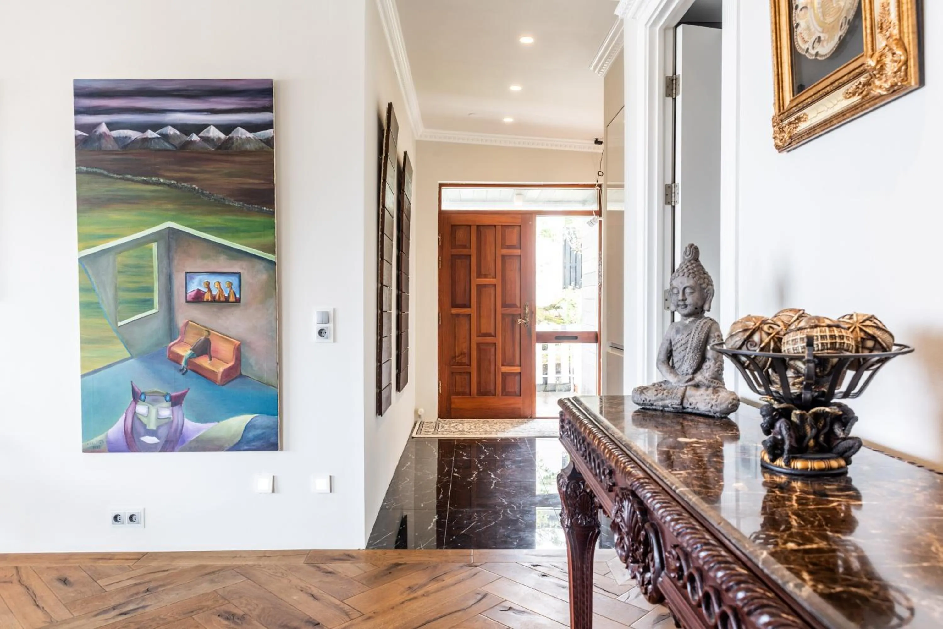 Hot Tub in ICELAND SJF Villa, Hot tub & Outdoor Sauna Amazing Mountains and City View Over Reykjavík