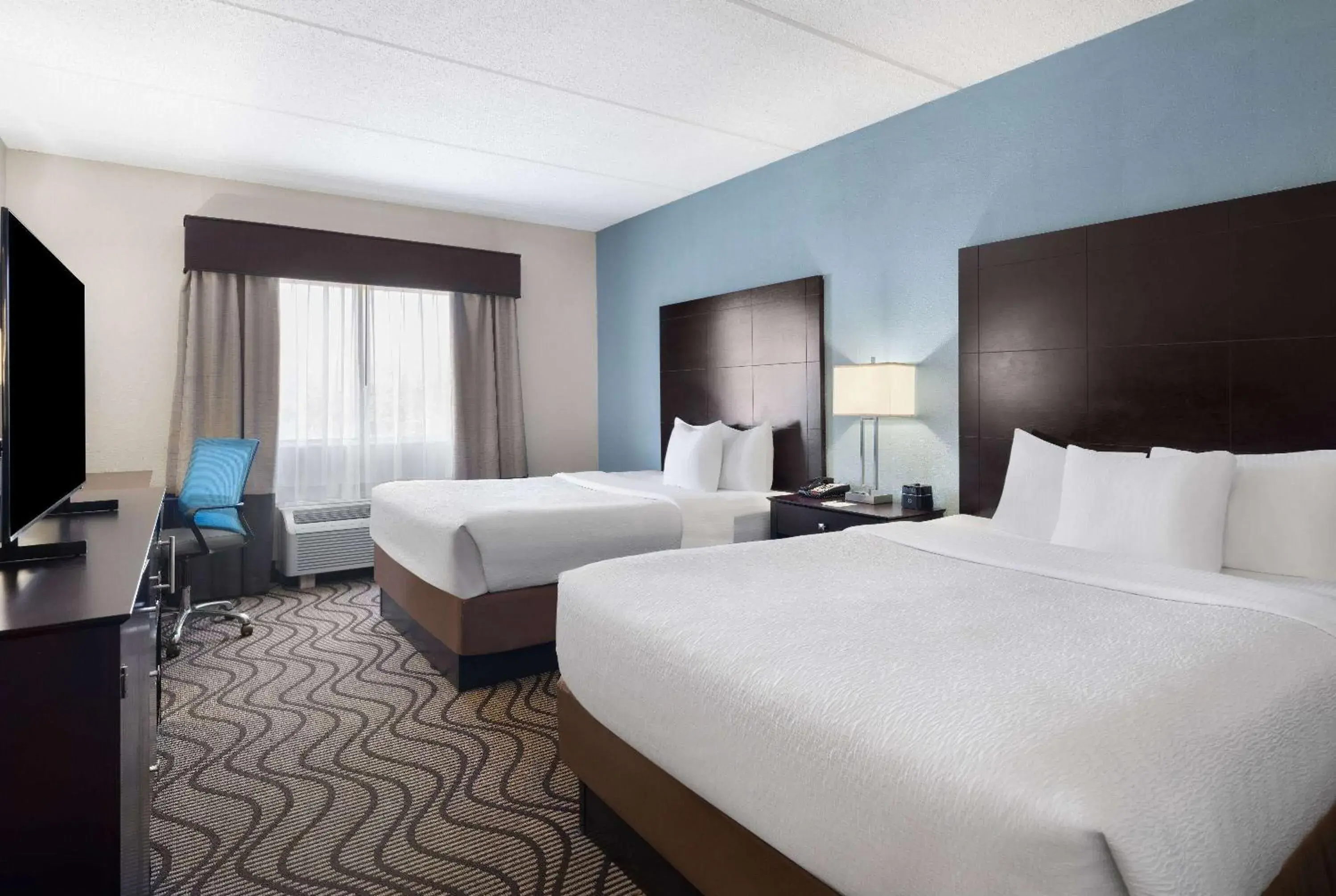 Queen Room with Two Queen Beds - Non-Smoking in La Quinta by Wyndham Knoxville Airport Queen Room with Two Queen Beds - Non-Smoking in La Quinta by Wyndham Knoxville Airport