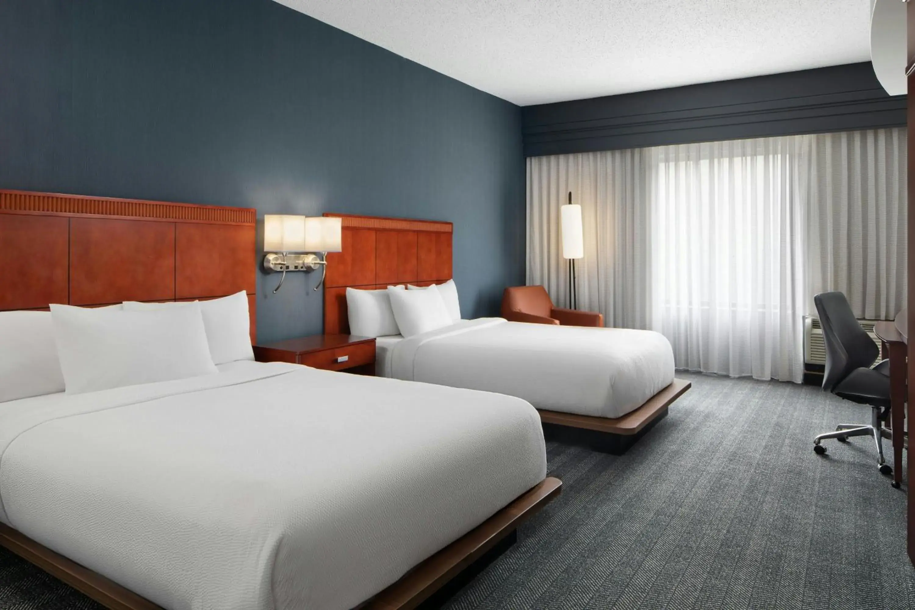 Photo of the whole room, Bed in Courtyard by Marriott Knoxville Airport Alcoa Photo of the whole room, Bed in Courtyard by Marriott Knoxville Airport Alcoa
