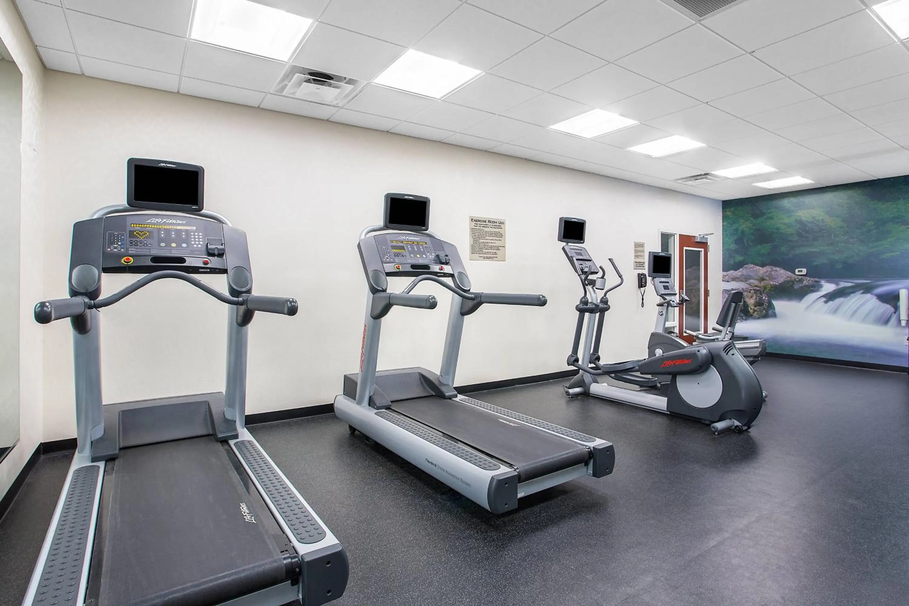 Fitness centre/facilities in SpringHill Suites Pigeon Forge