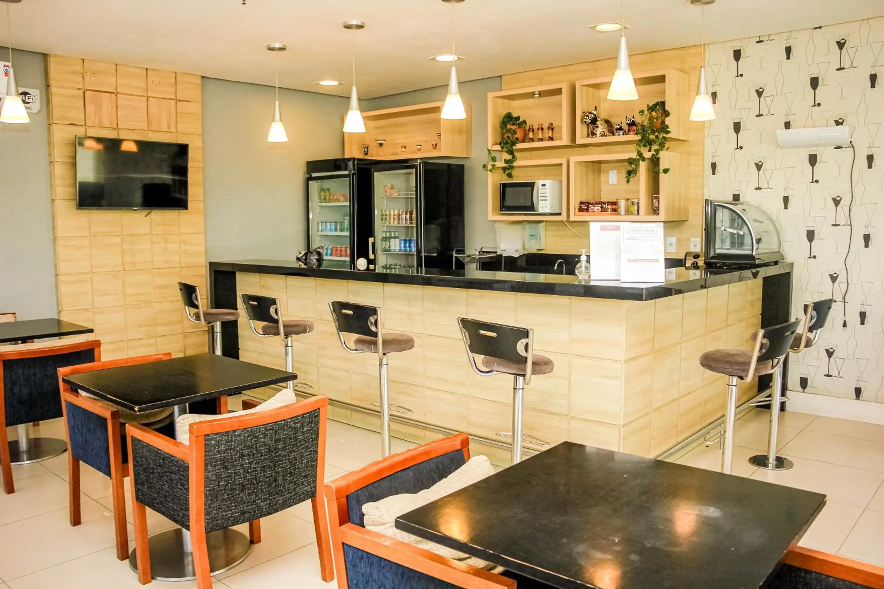 Restaurant/places to eat in Stop Way Hotel São Luís Restaurant/places to eat in Stop Way Hotel São Luís