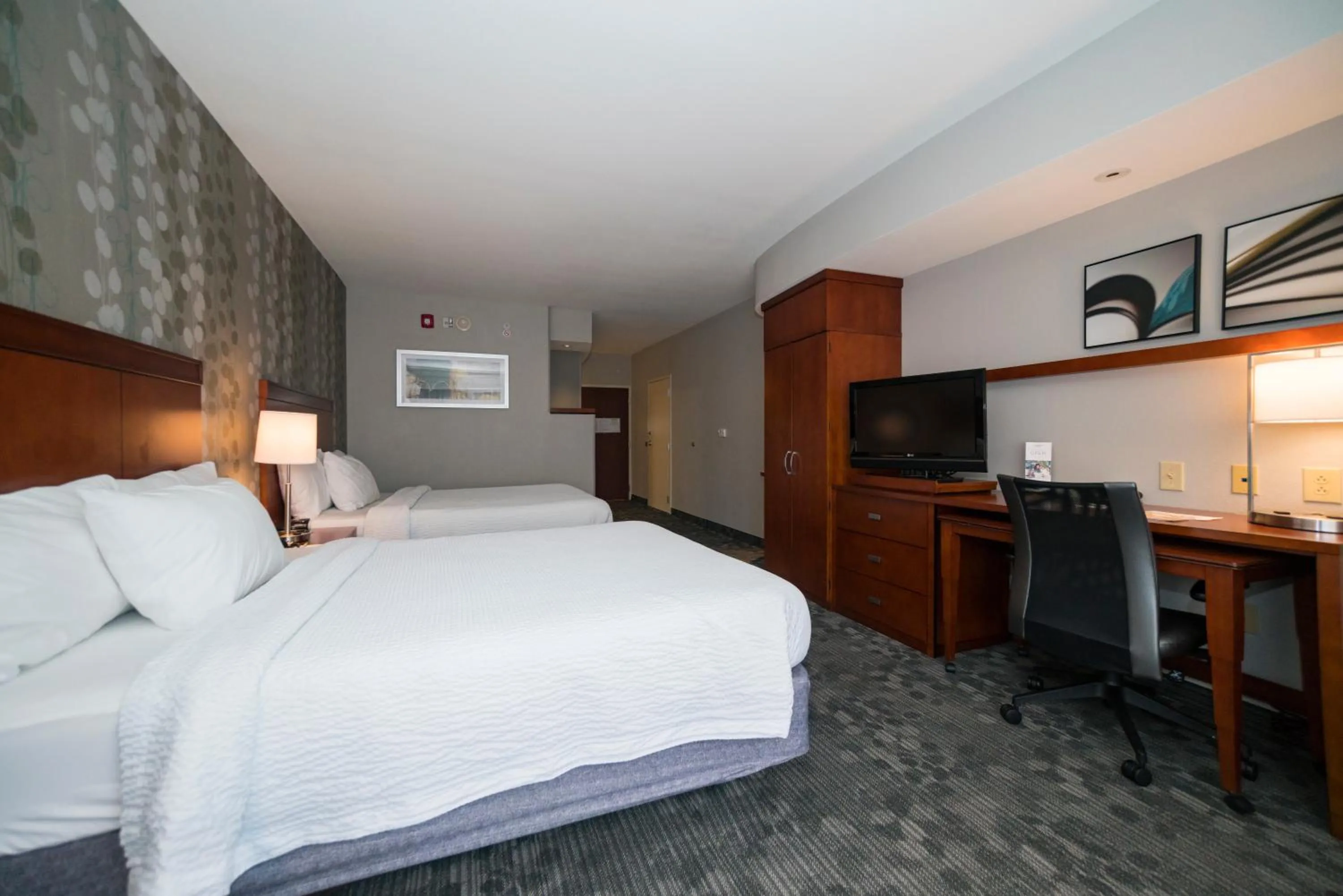 Bed in Courtyard by Marriott Vicksburg