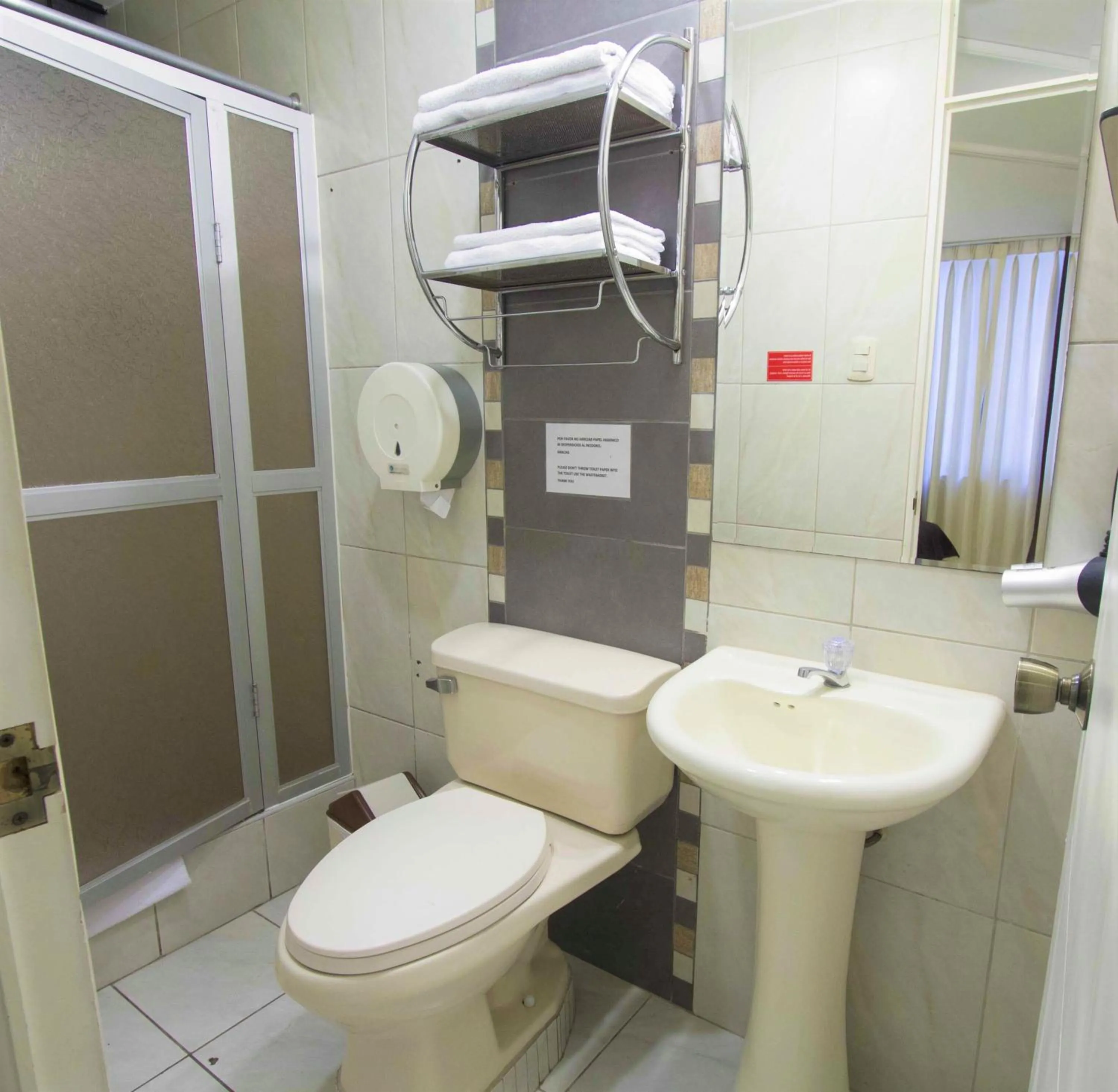 Bathroom in Casa Fanning Hotel