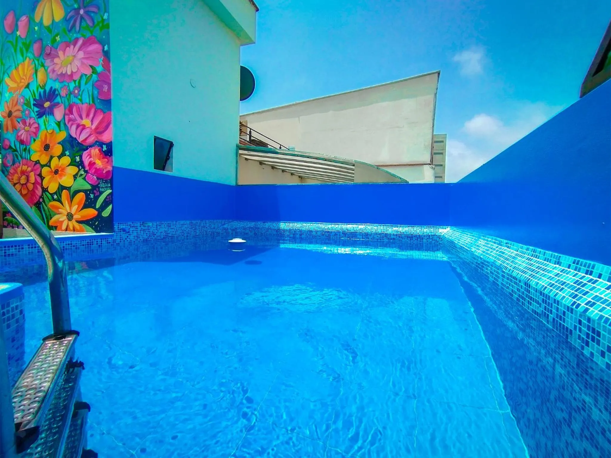Swimming pool in Casa Fanning Hotel