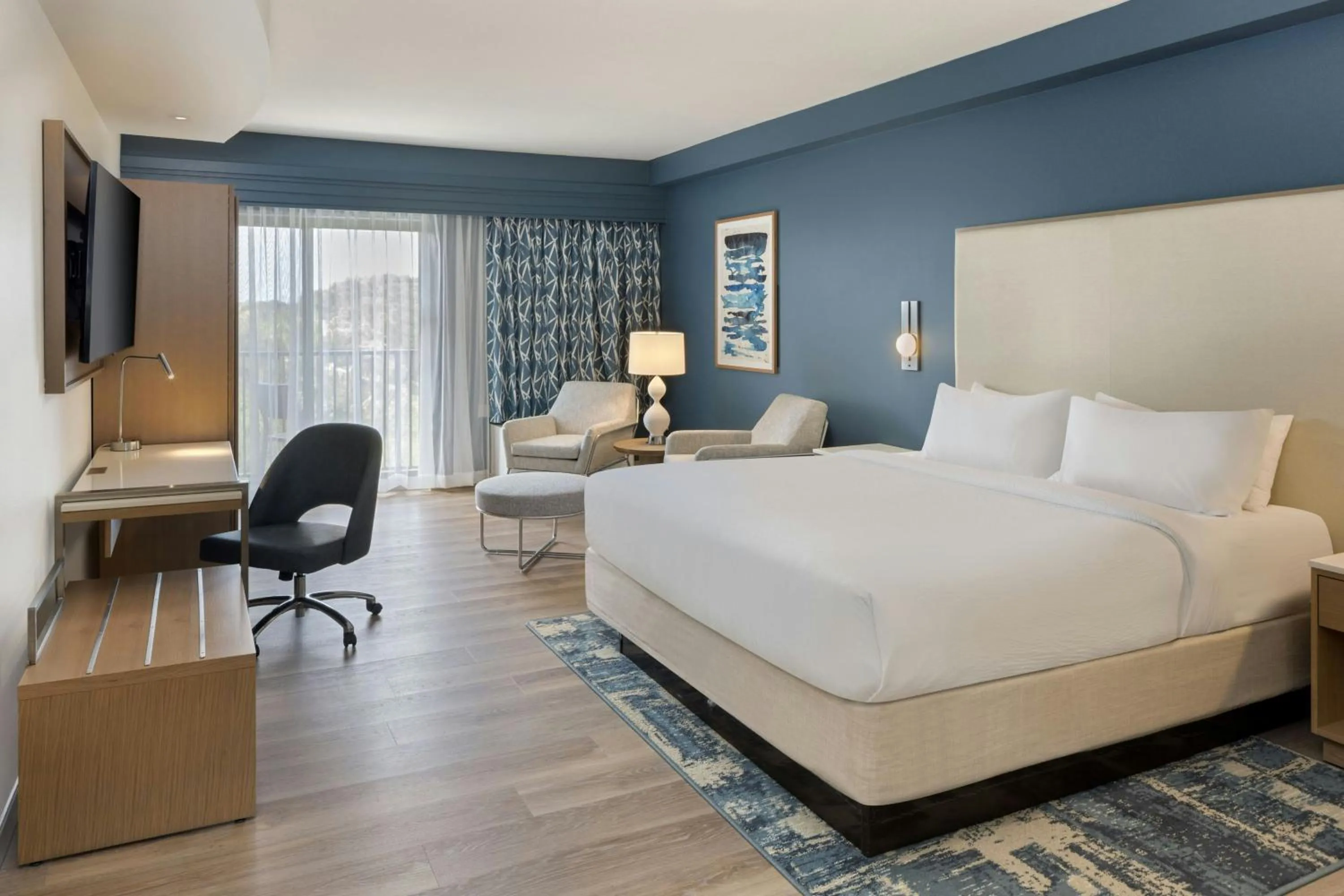 Bedroom, Bed in Courtyard by Marriott Sandestin at Grand Boulevard