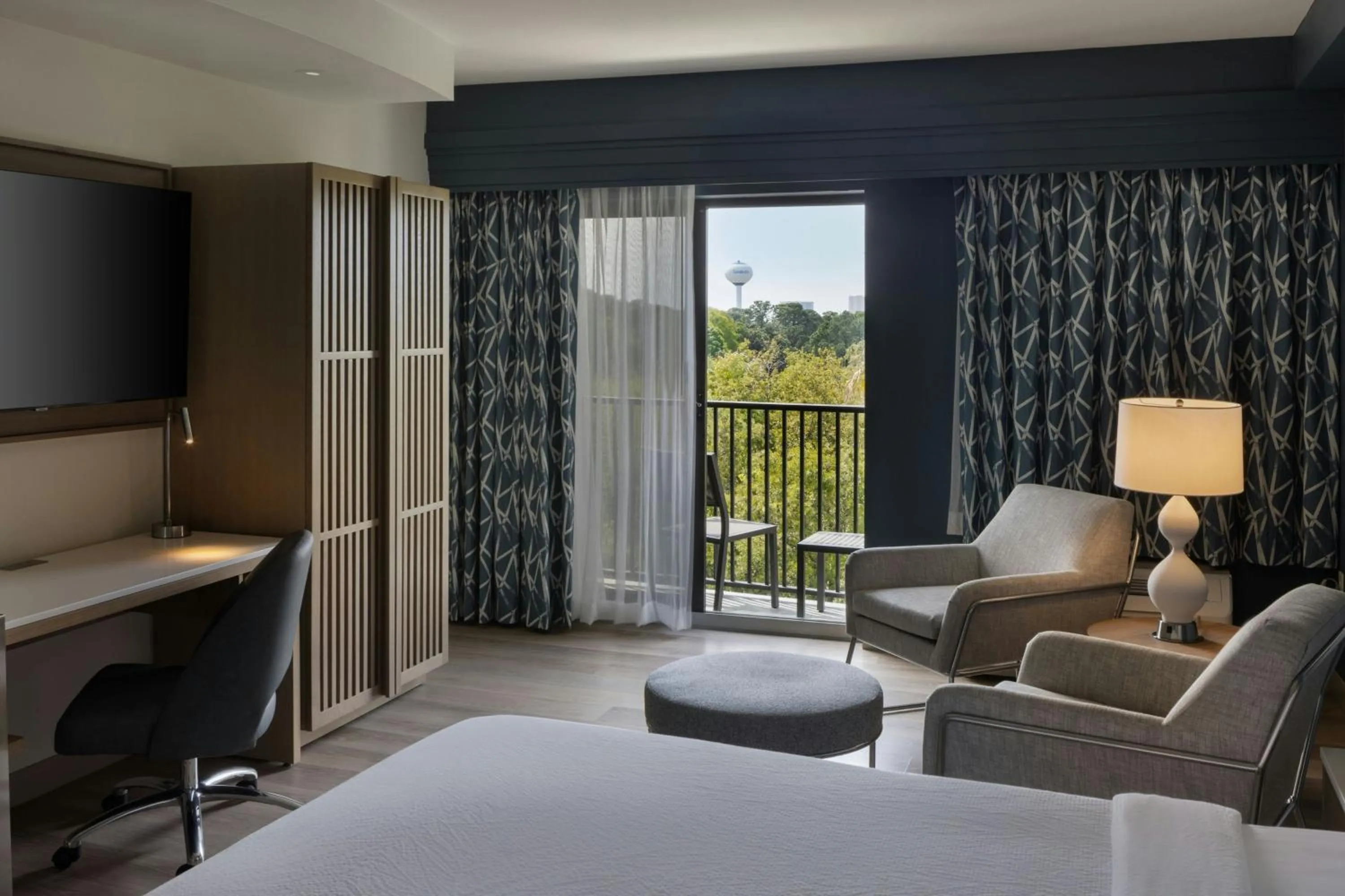 Bedroom, Bed in Courtyard by Marriott Sandestin at Grand Boulevard