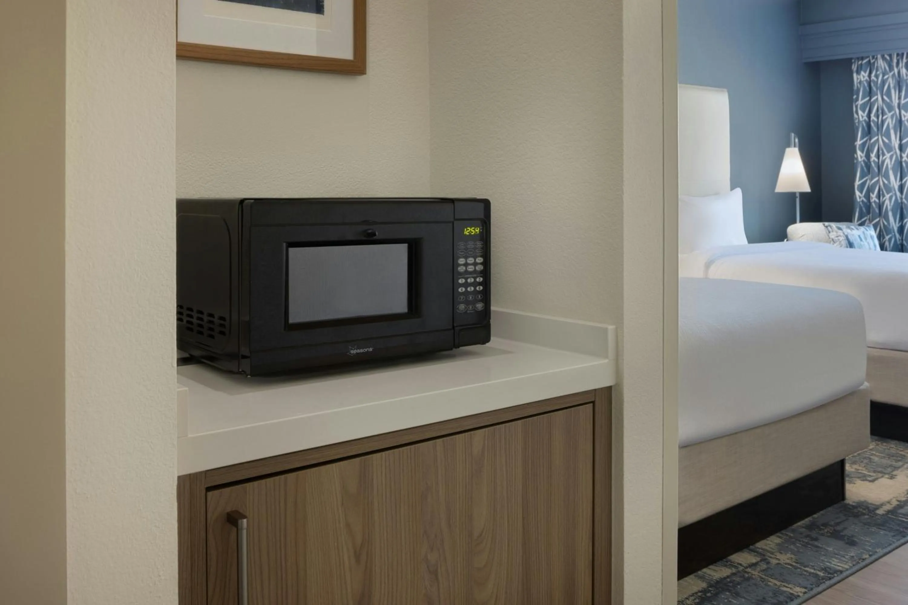 Photo of the whole room, Bed in Courtyard by Marriott Sandestin at Grand Boulevard