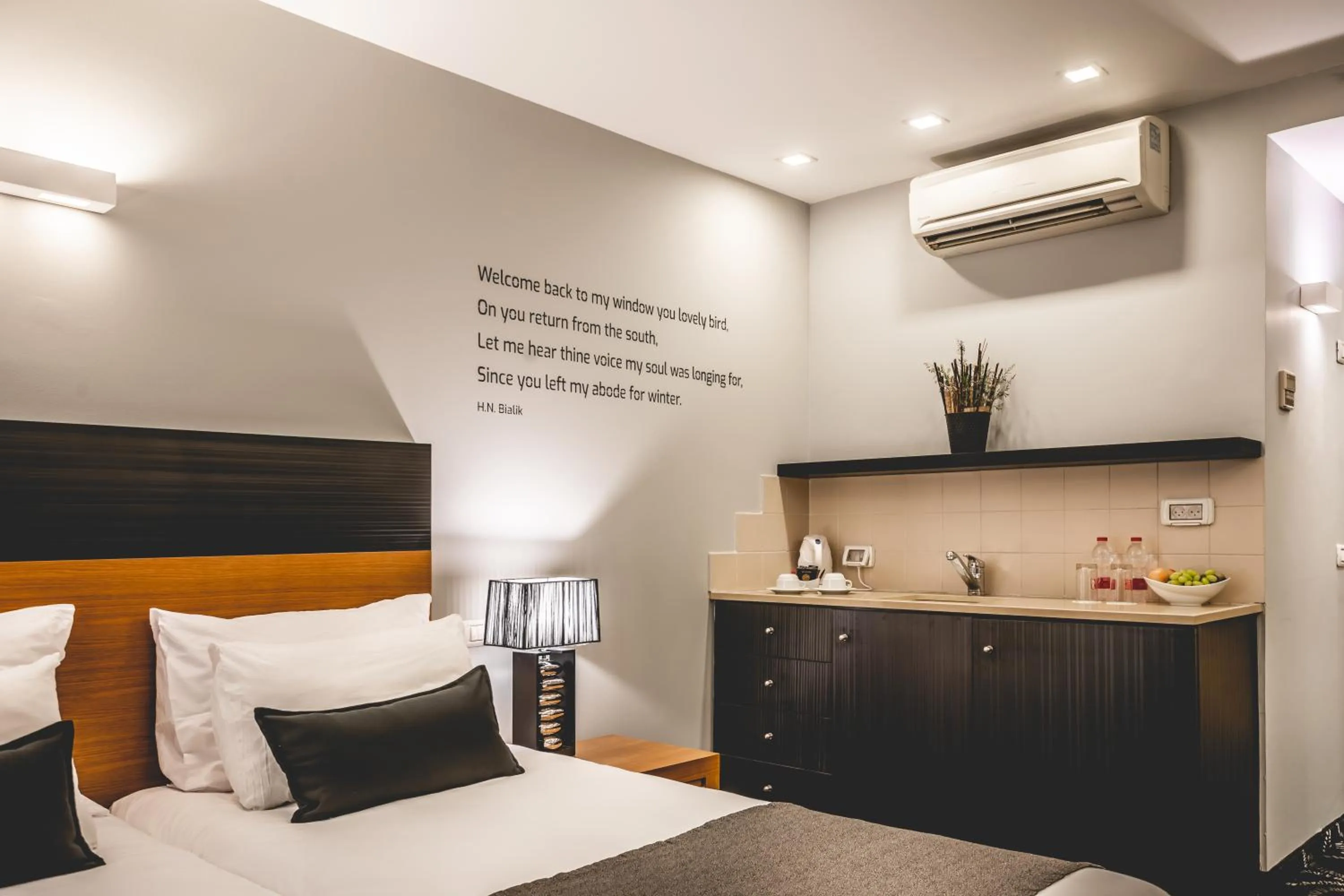 Coffee/tea facilities, Bed in Roxon Urban Ramat Gan