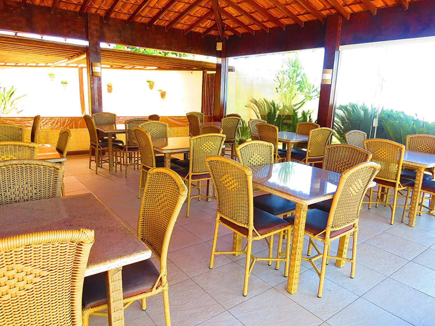 Restaurant/places to eat in Pousada do Mar