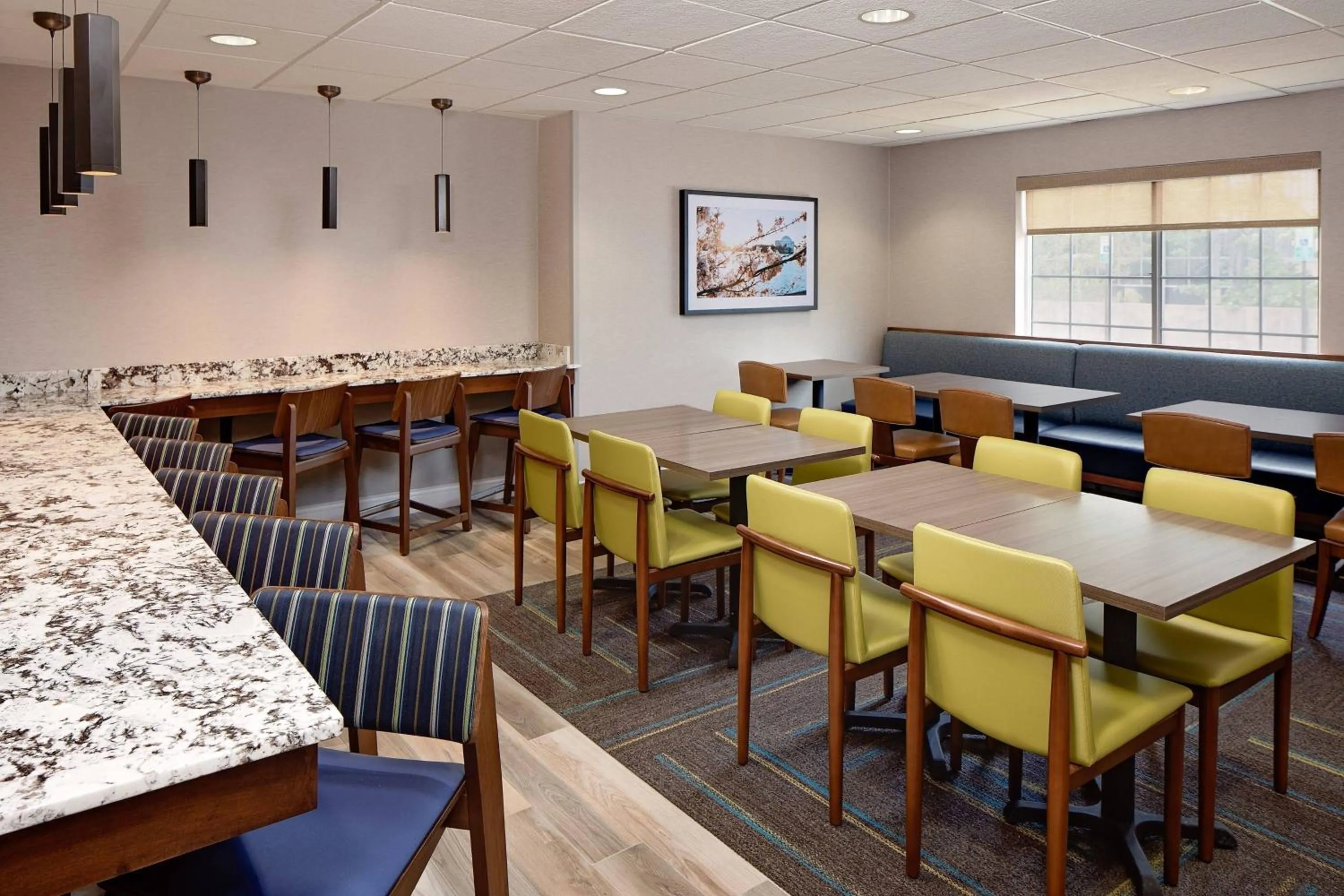 Restaurant/places to eat in Residence Inn by Marriott Tysons