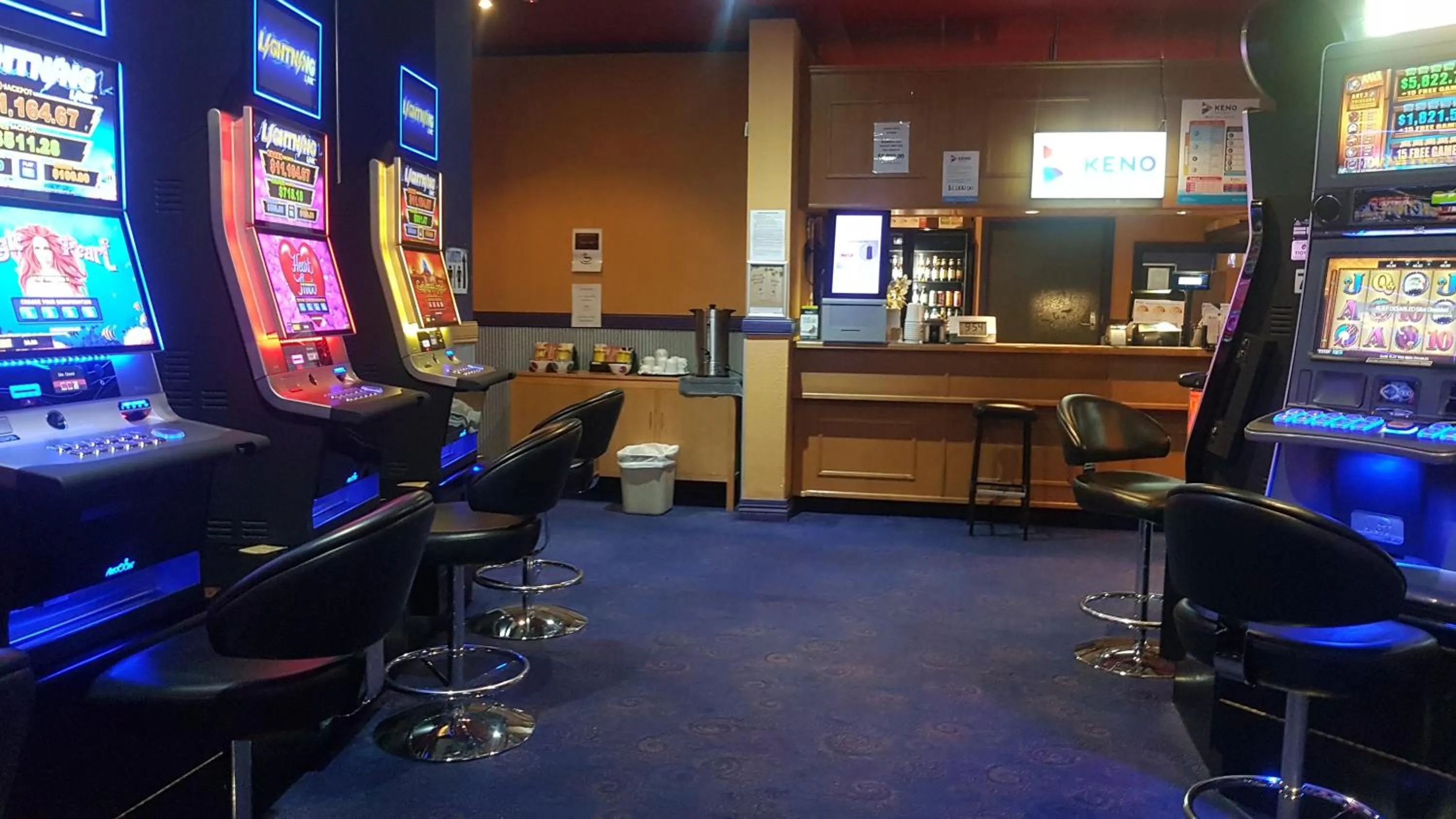 Game Room, Casino in Sarina Hotel