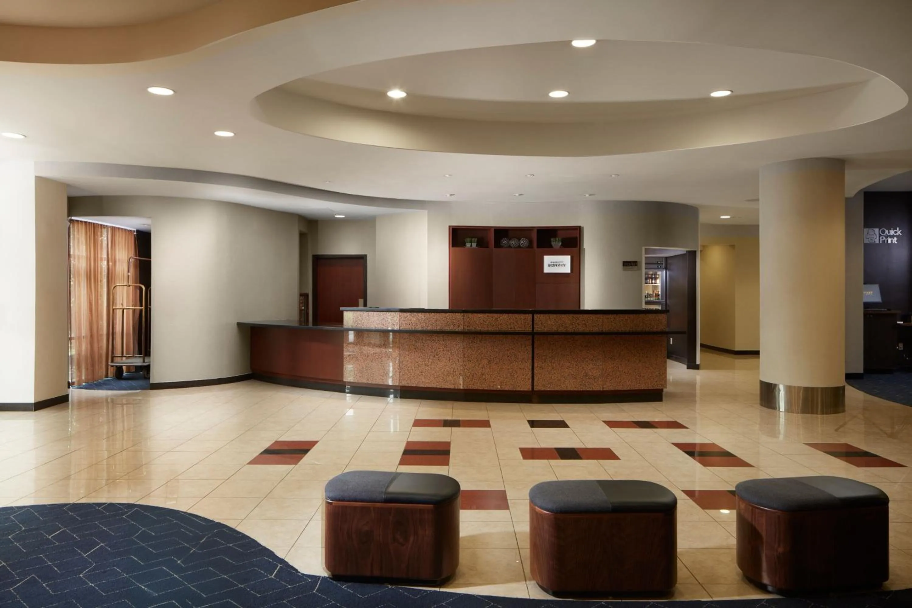 Lobby or reception in Courtyard by Marriott Winchester Medical Center