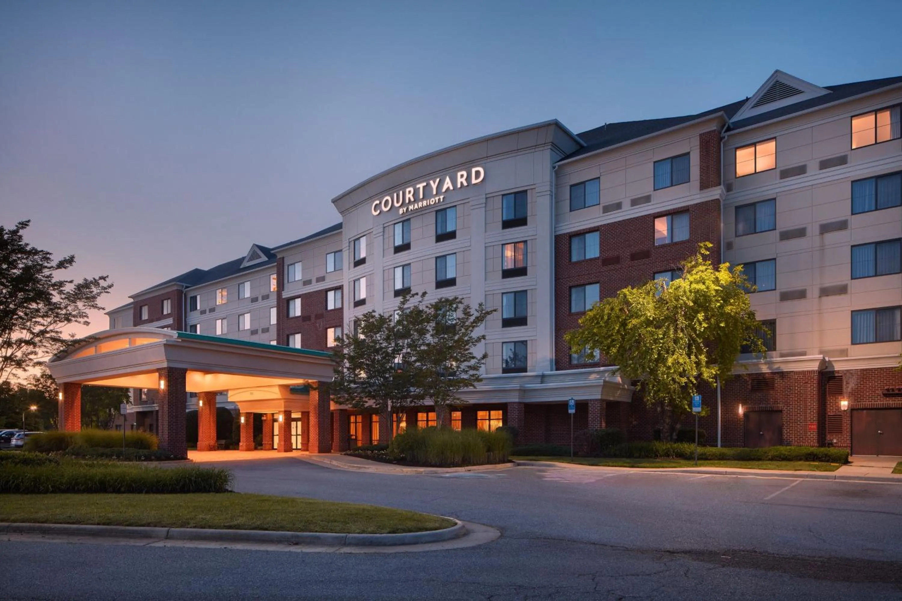 Property building in Courtyard by Marriott Winchester Medical Center
