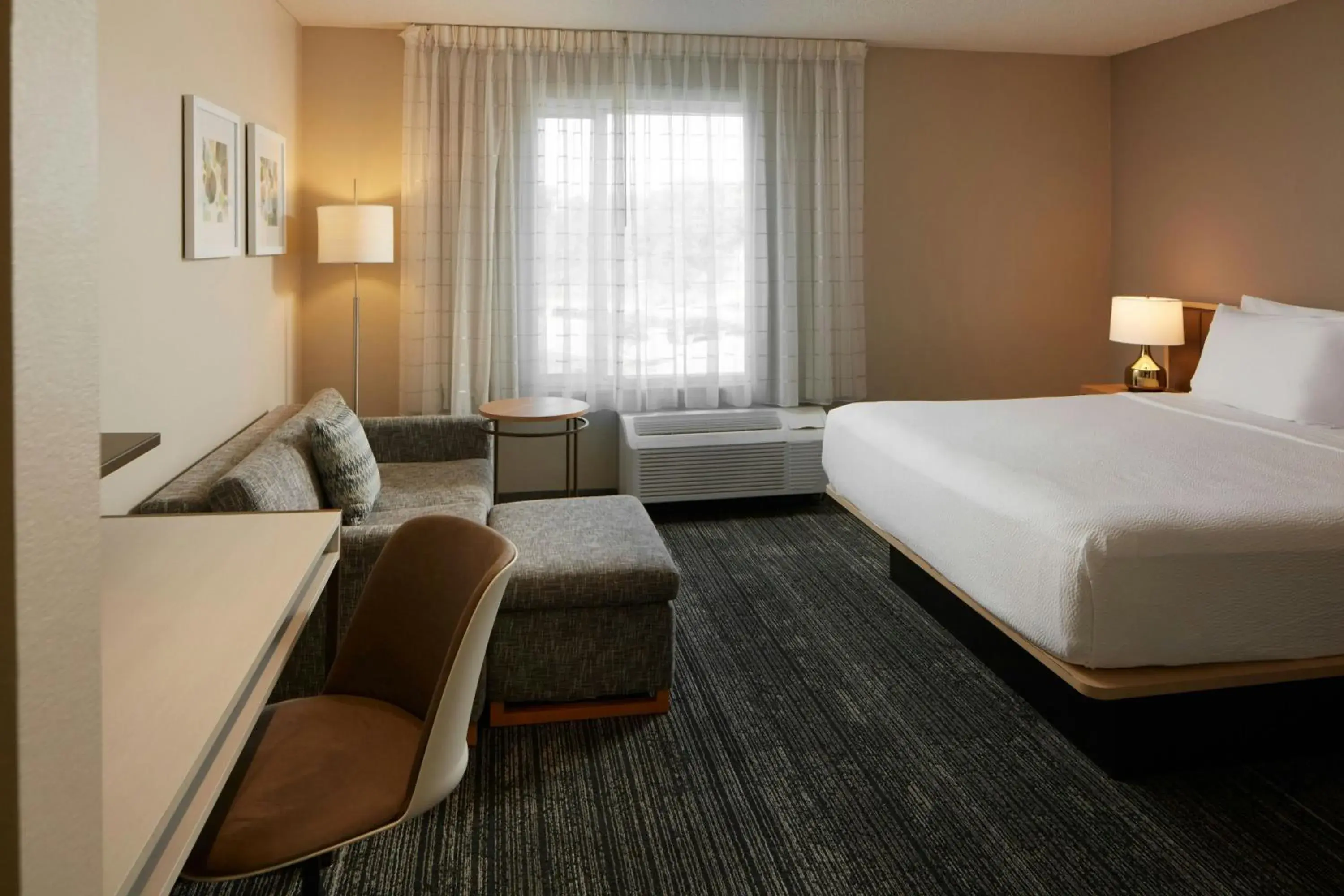 King Studio with Sofa Bed and Adapted Tub - Mobility and Hearing Accessible in TownePlace Suites Winchester King Studio with Sofa Bed and Adapted Tub - Mobility and Hearing Accessible in TownePlace Suites Winchester