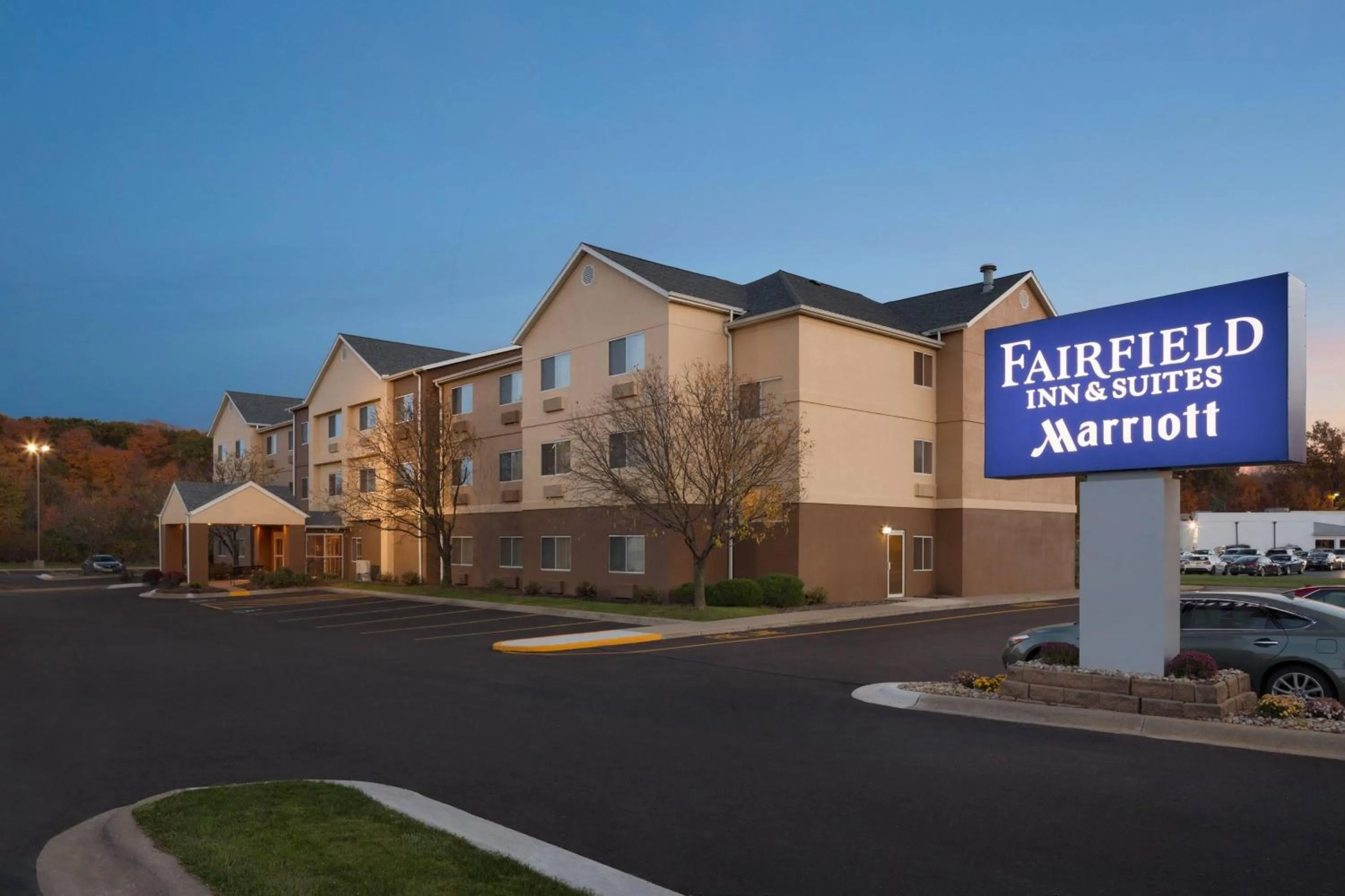 Property building in Fairfield Inn & Suites Youngstown Boardman Poland