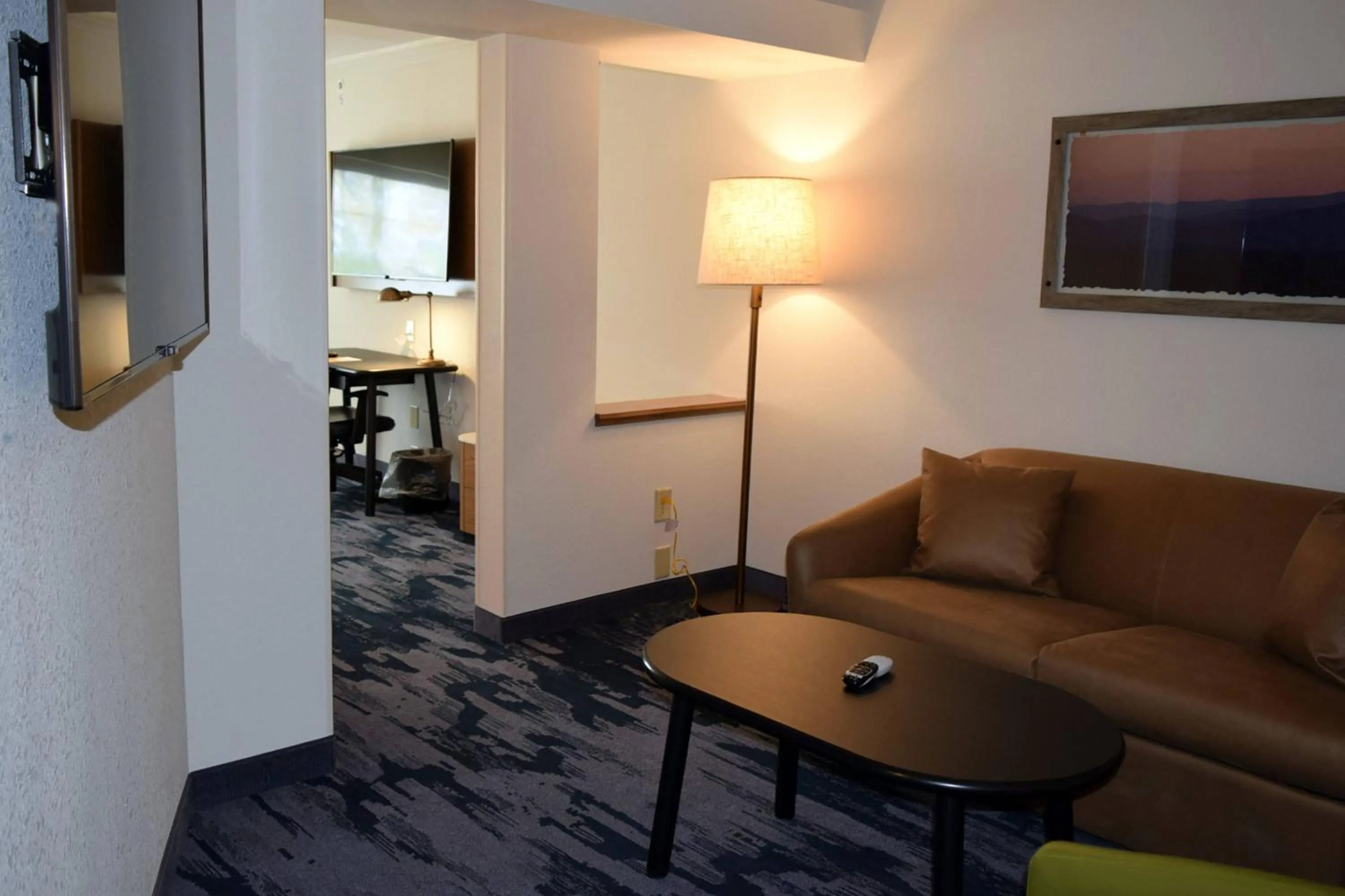 Living room in Fairfield by Marriott Youngstown/Austintown