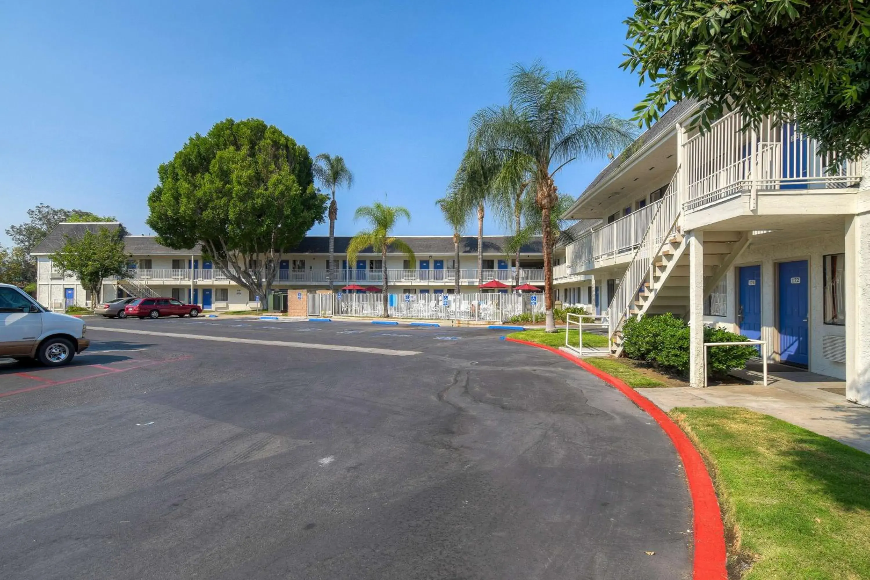 Property building in Motel 6-El Cajon, CA - San Diego Property building in Motel 6-El Cajon, CA - San Diego
