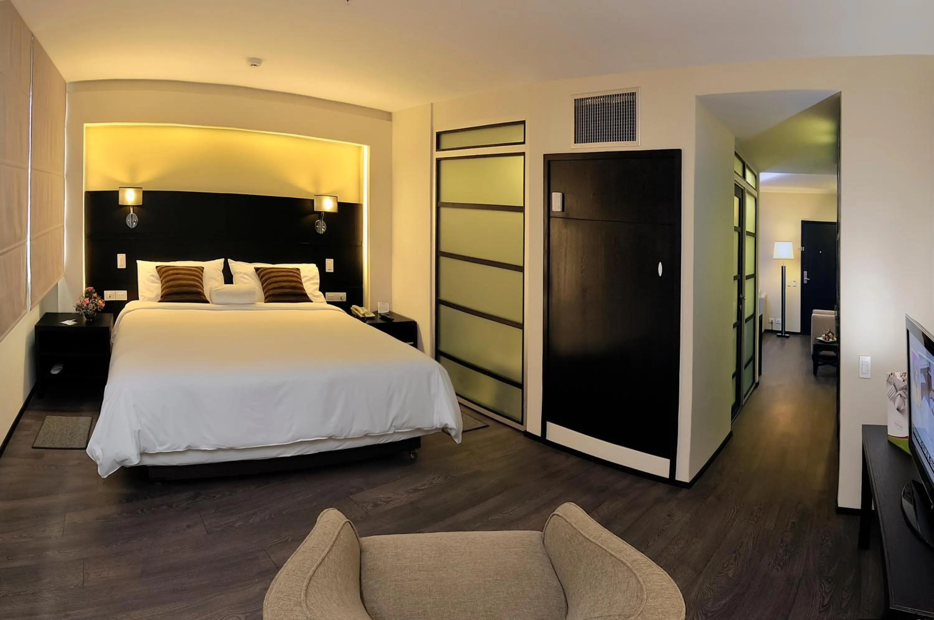 Photo of the whole room, Bed in Unipark by Oro Verde Hotels