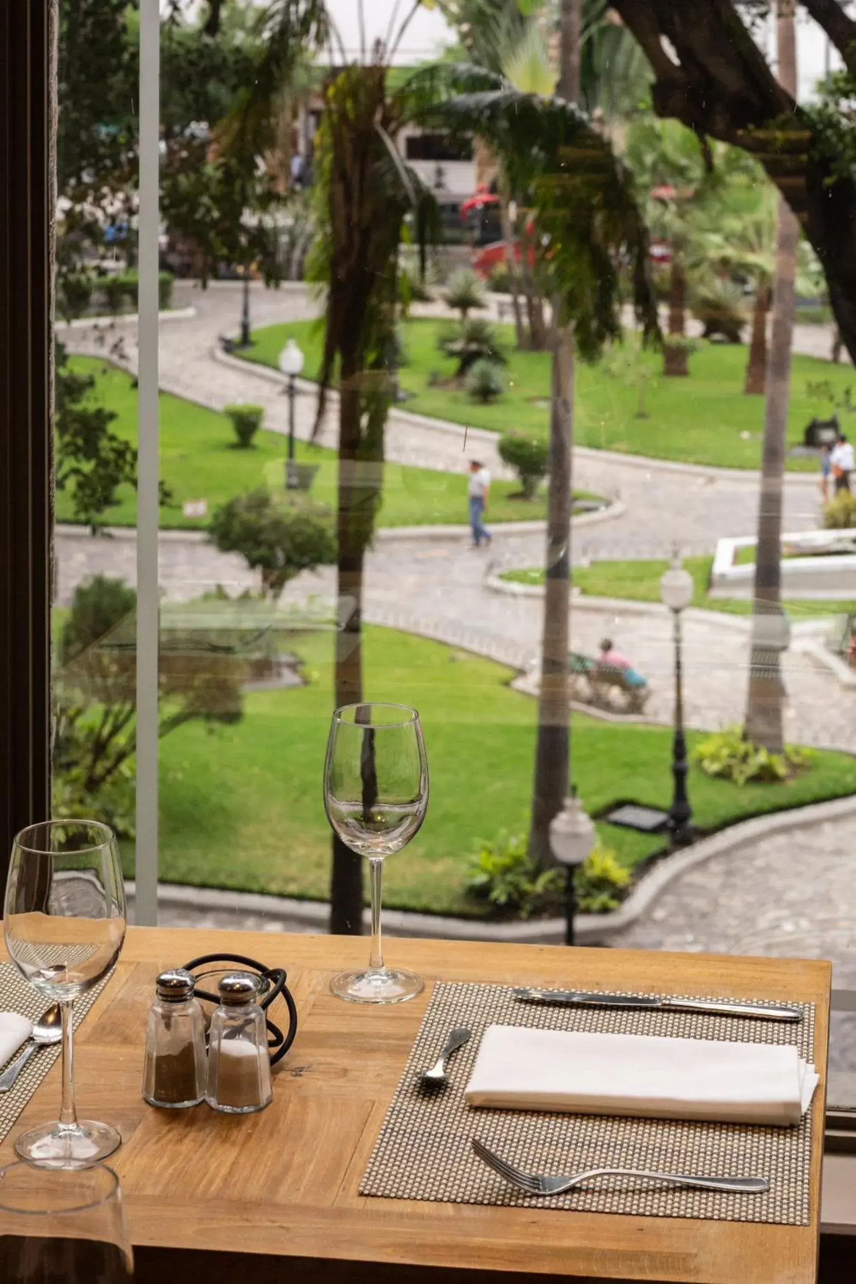 Restaurant/places to eat in Unipark by Oro Verde Hotels Restaurant/places to eat in Unipark by Oro Verde Hotels