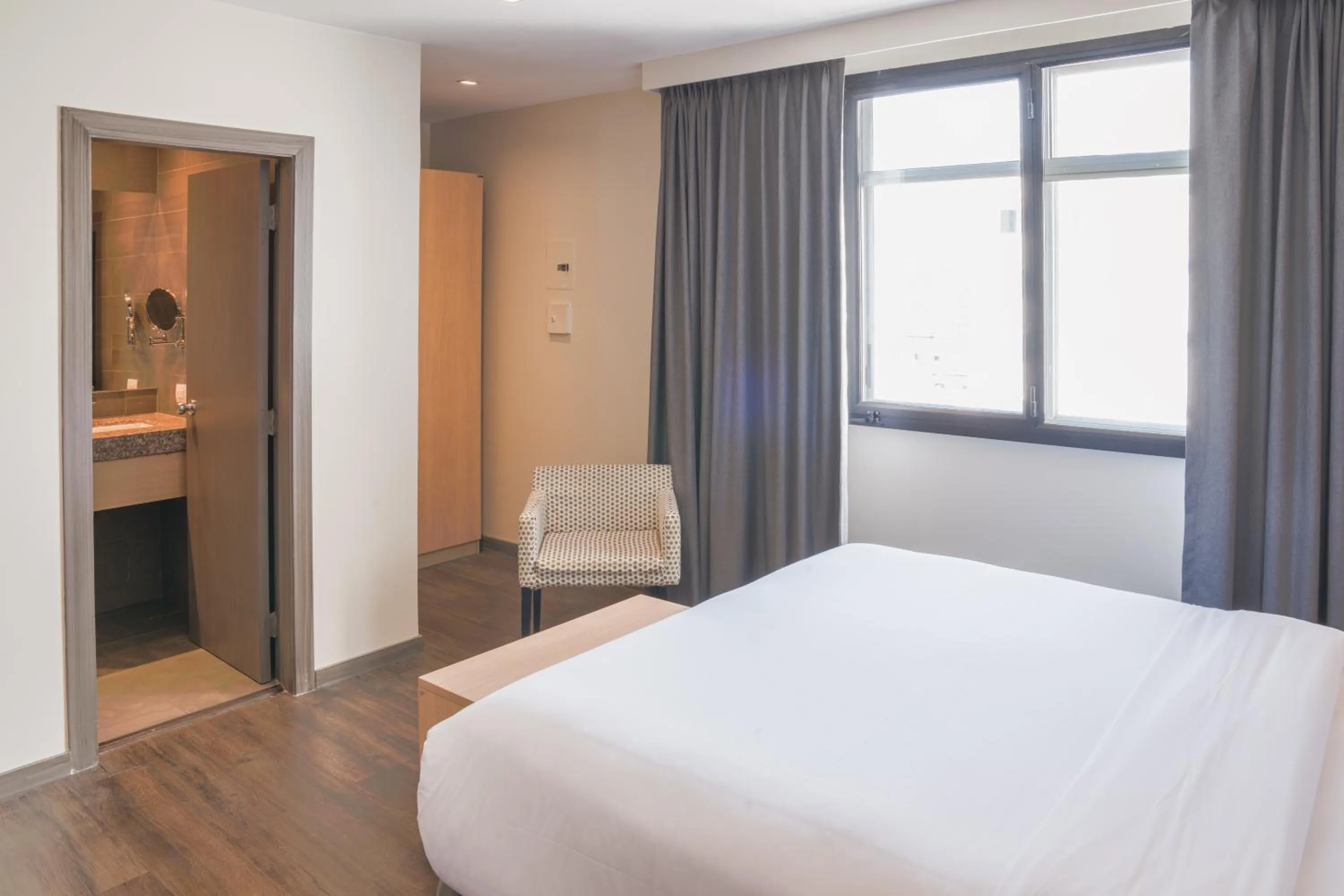 Photo of the whole room, Bed in Unipark by Oro Verde Hotels