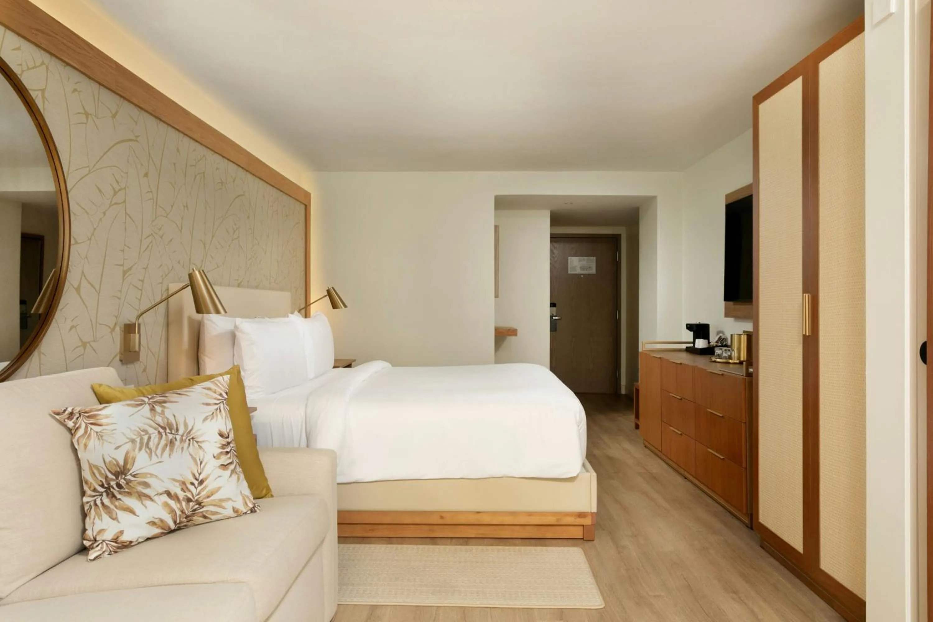 Photo of the whole room, Bed in Courtyard by Marriott Isla Verde Beach Resort