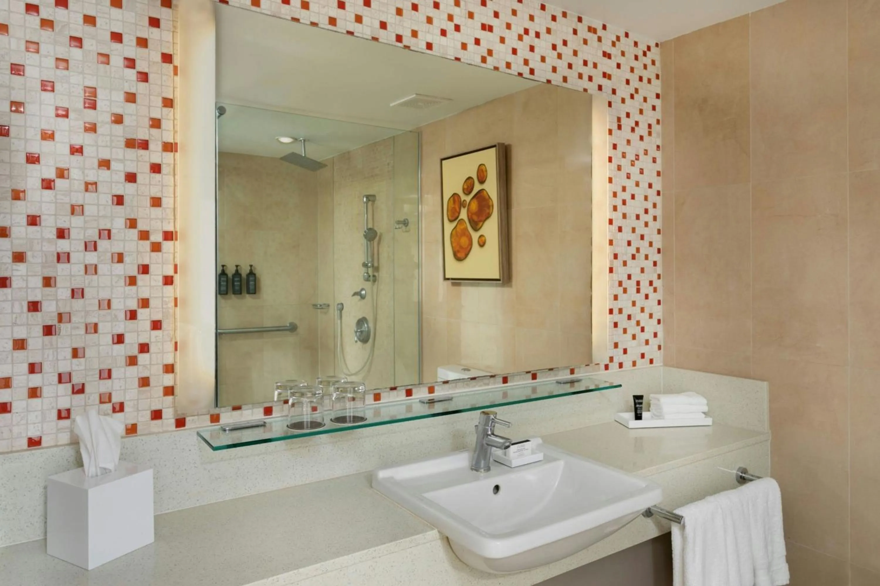 Bedroom in Courtyard by Marriott Isla Verde Beach Resort