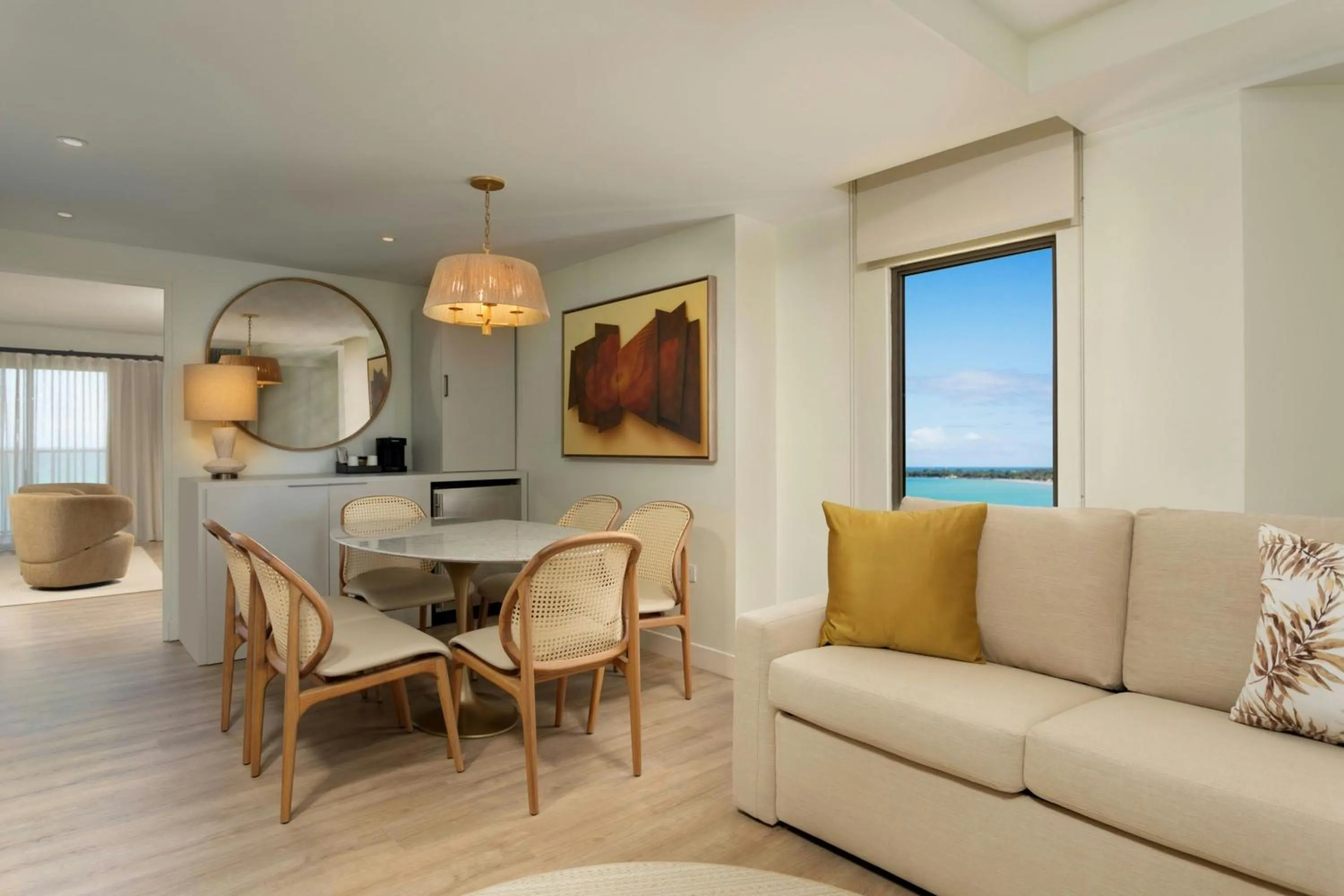 Bedroom in Courtyard by Marriott Isla Verde Beach Resort
