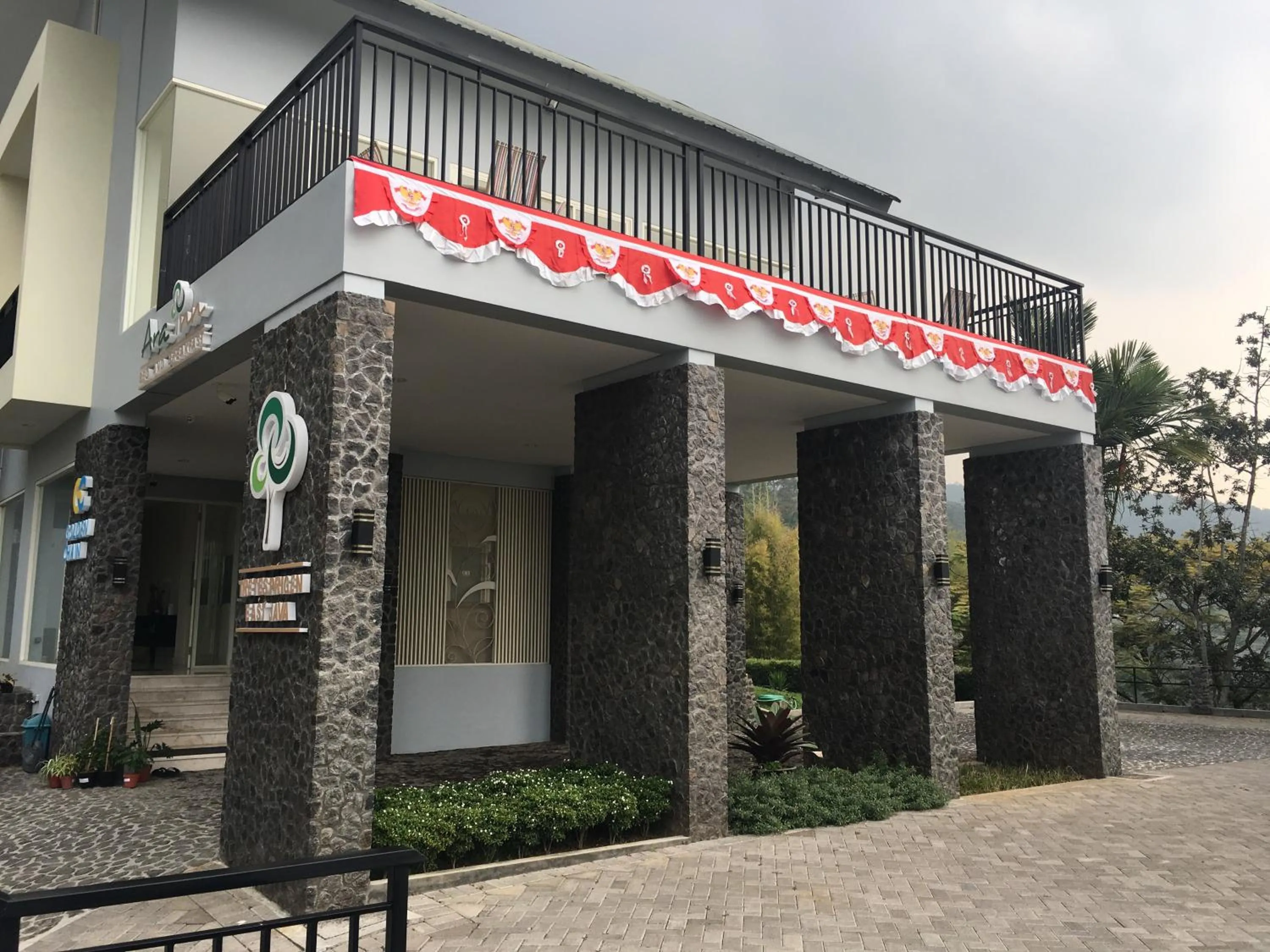 Property building in Arainn Bed & Breakfast Tretes Prigen by ecommerceloka