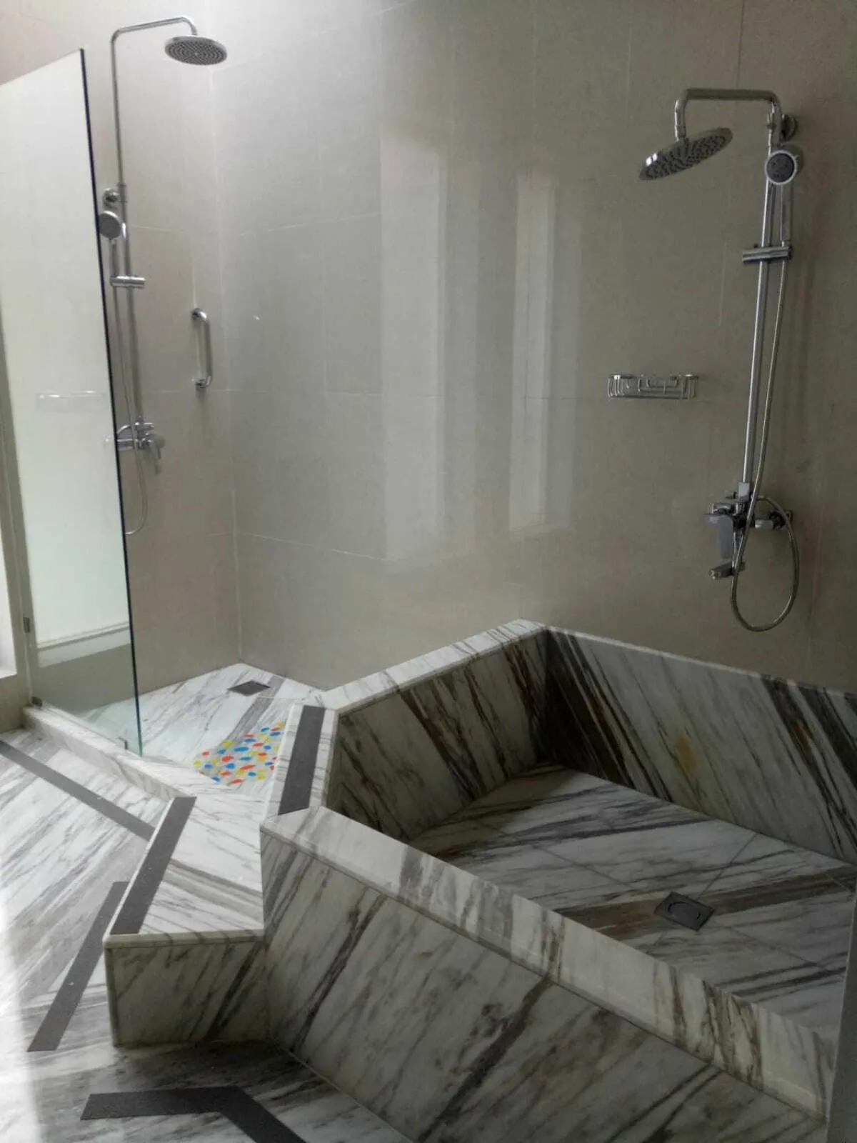 Bathroom in Arainn Bed & Breakfast Tretes Prigen by ecommerceloka