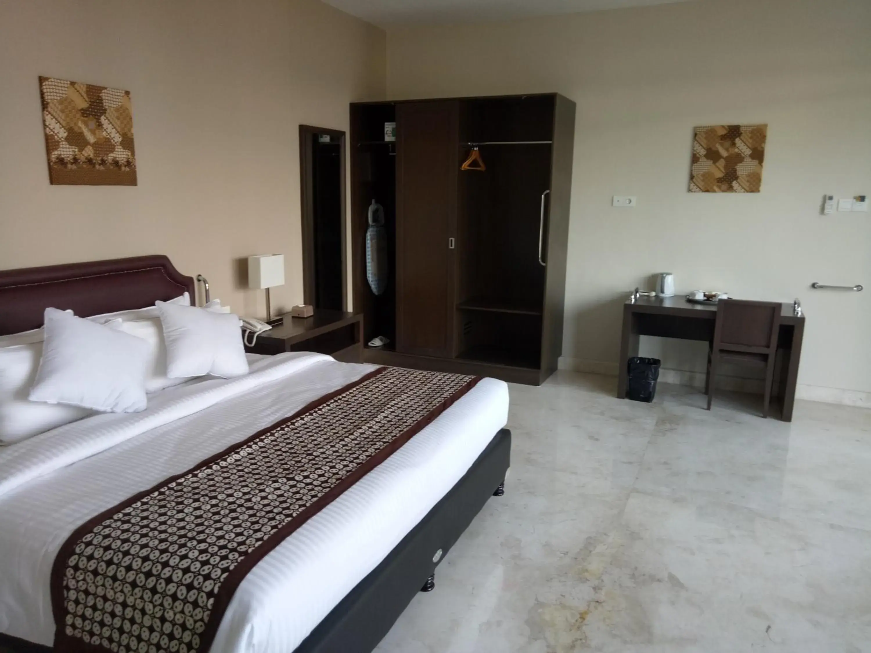 Bedroom, Bed in Arainn Bed & Breakfast Tretes Prigen by ecommerceloka Bedroom, Bed in Arainn Bed & Breakfast Tretes Prigen by ecommerceloka