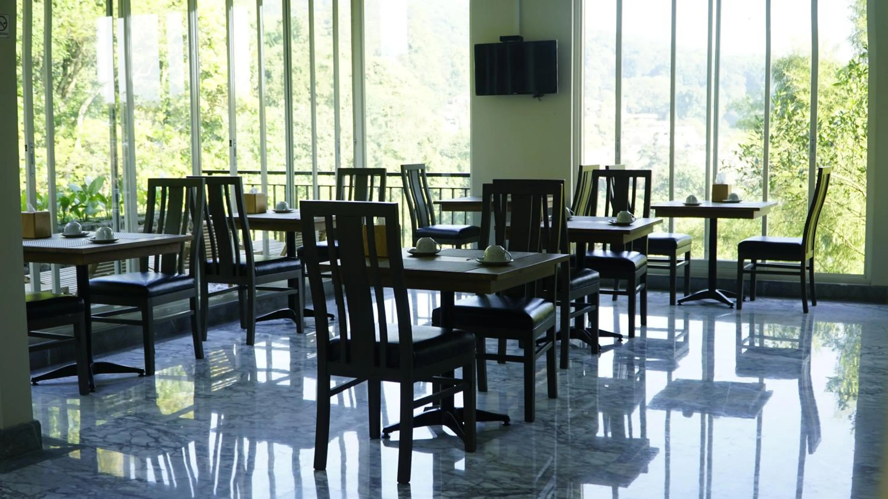 Restaurant/places to eat in Arainn Bed & Breakfast Tretes Prigen by ecommerceloka