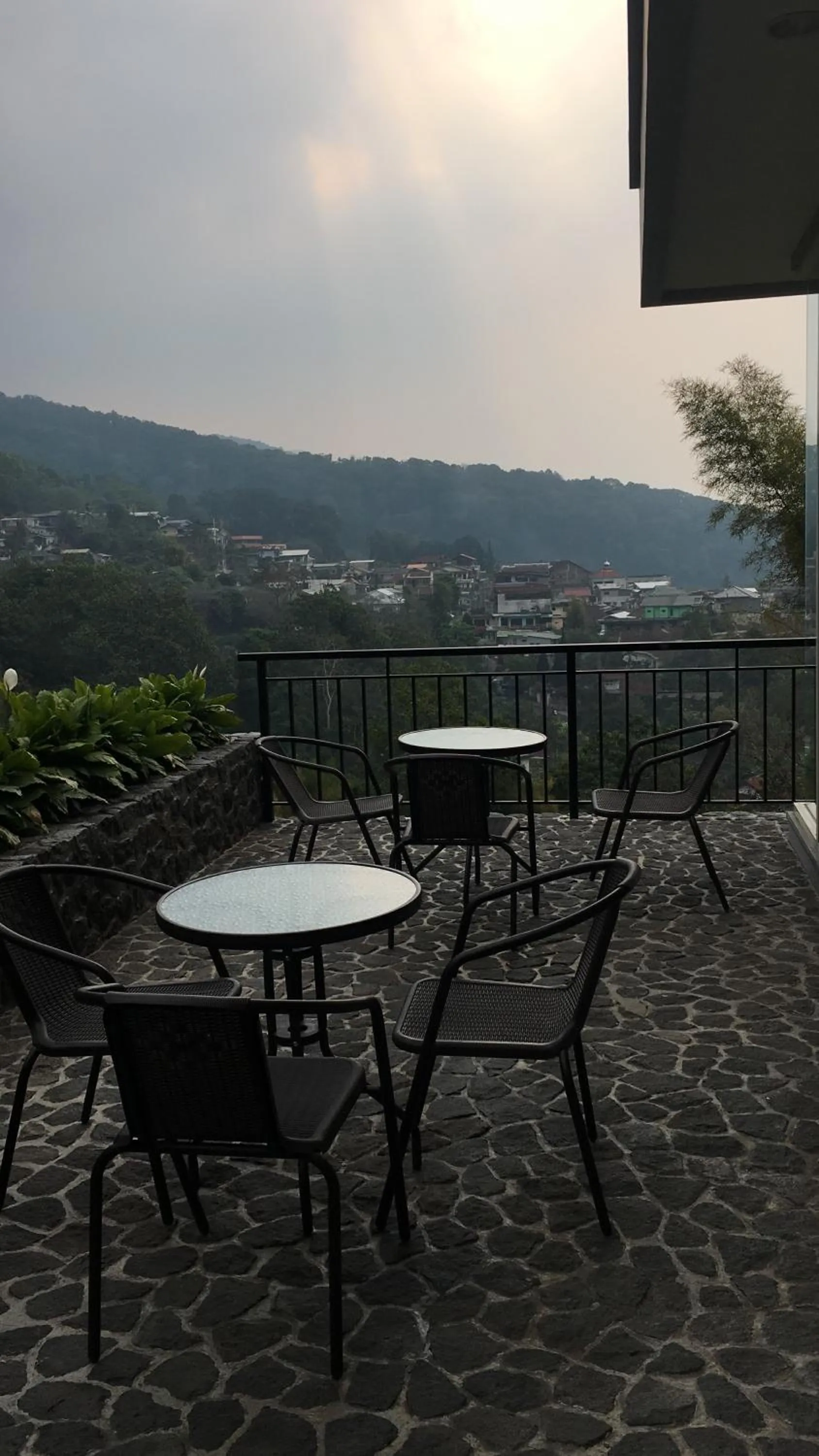 Balcony/Terrace in Arainn Bed & Breakfast Tretes Prigen by ecommerceloka