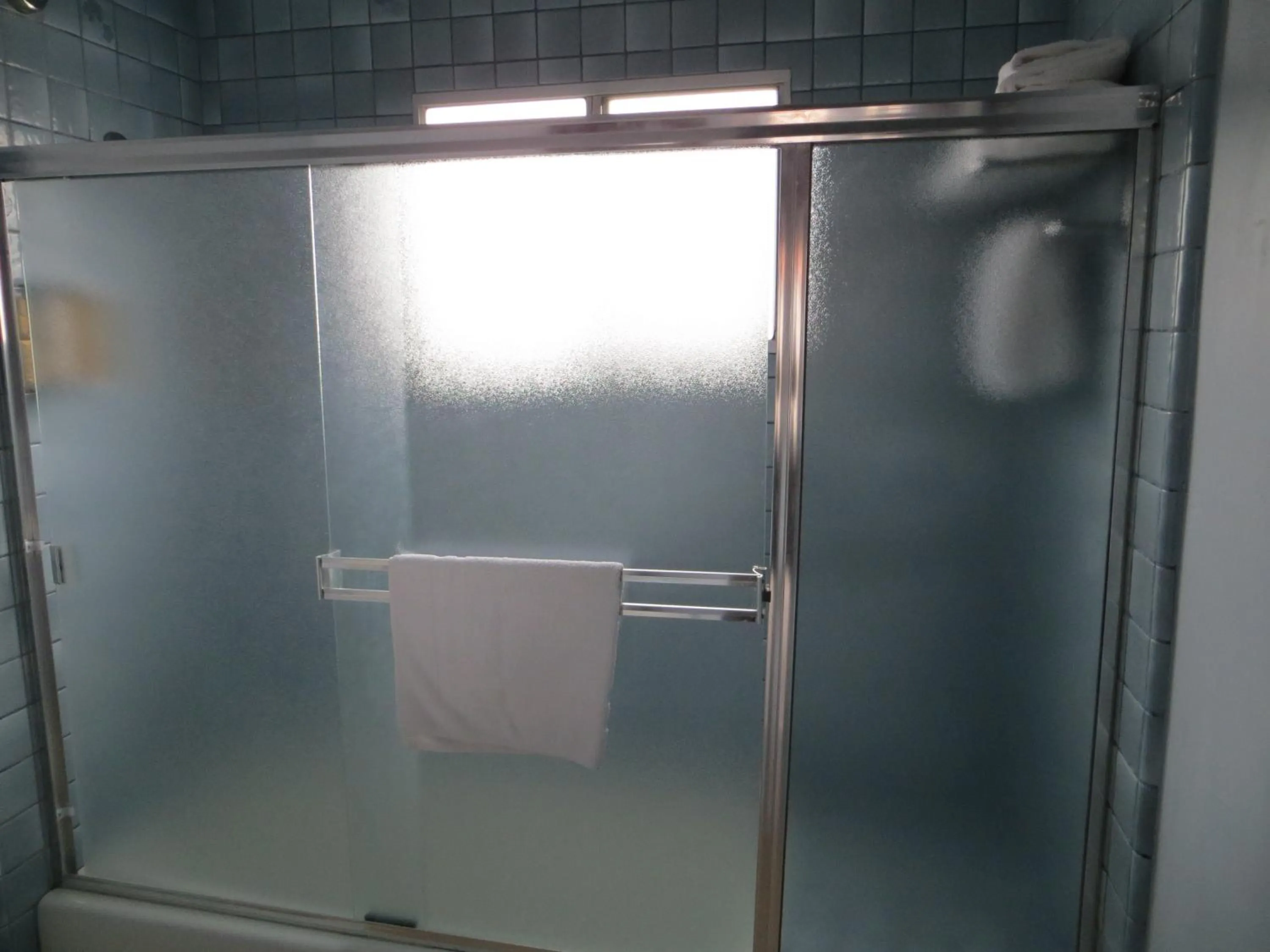 Bathroom in Casa Del Mar Inn