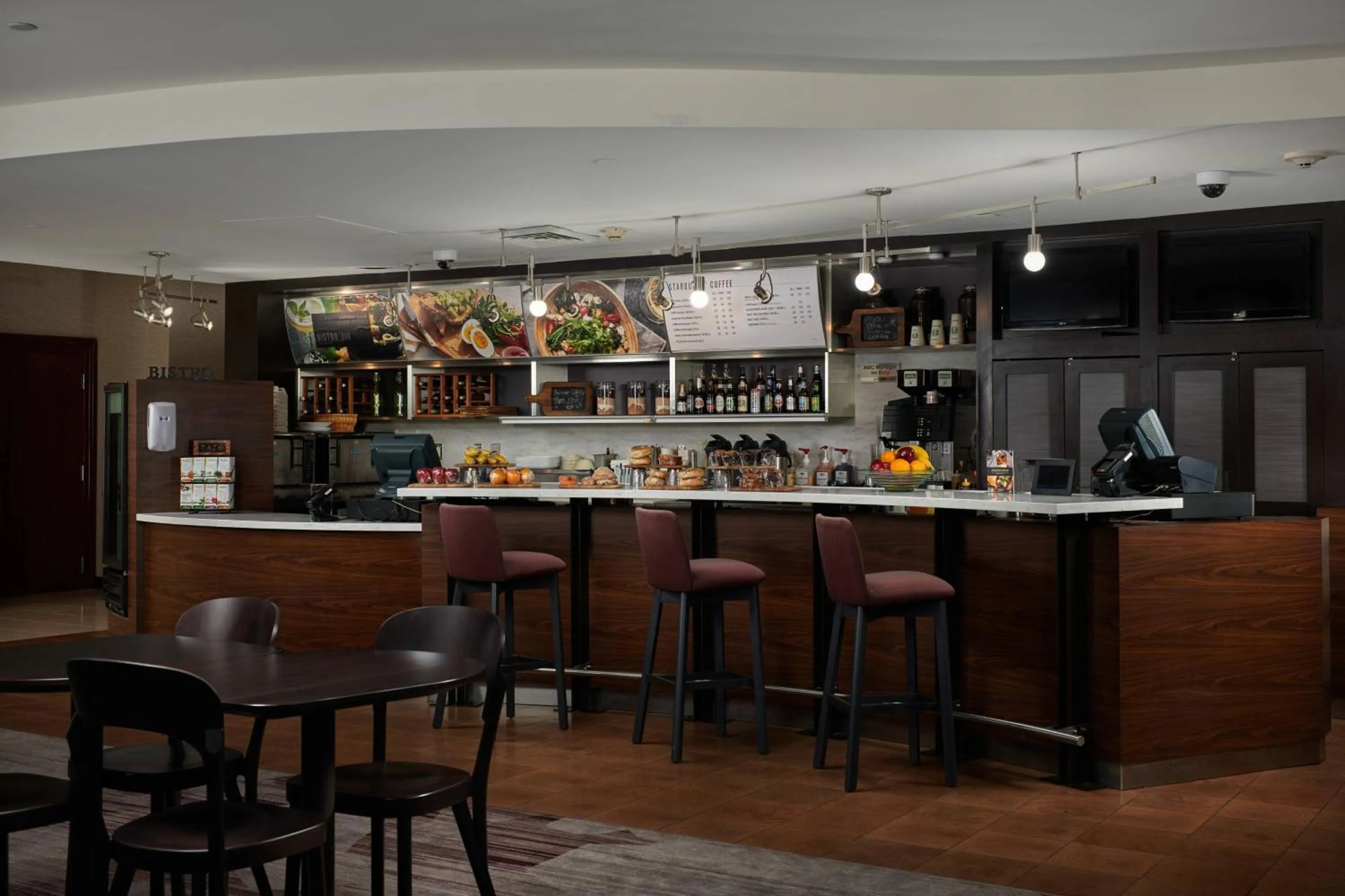 Lounge or bar in Courtyard Bristol