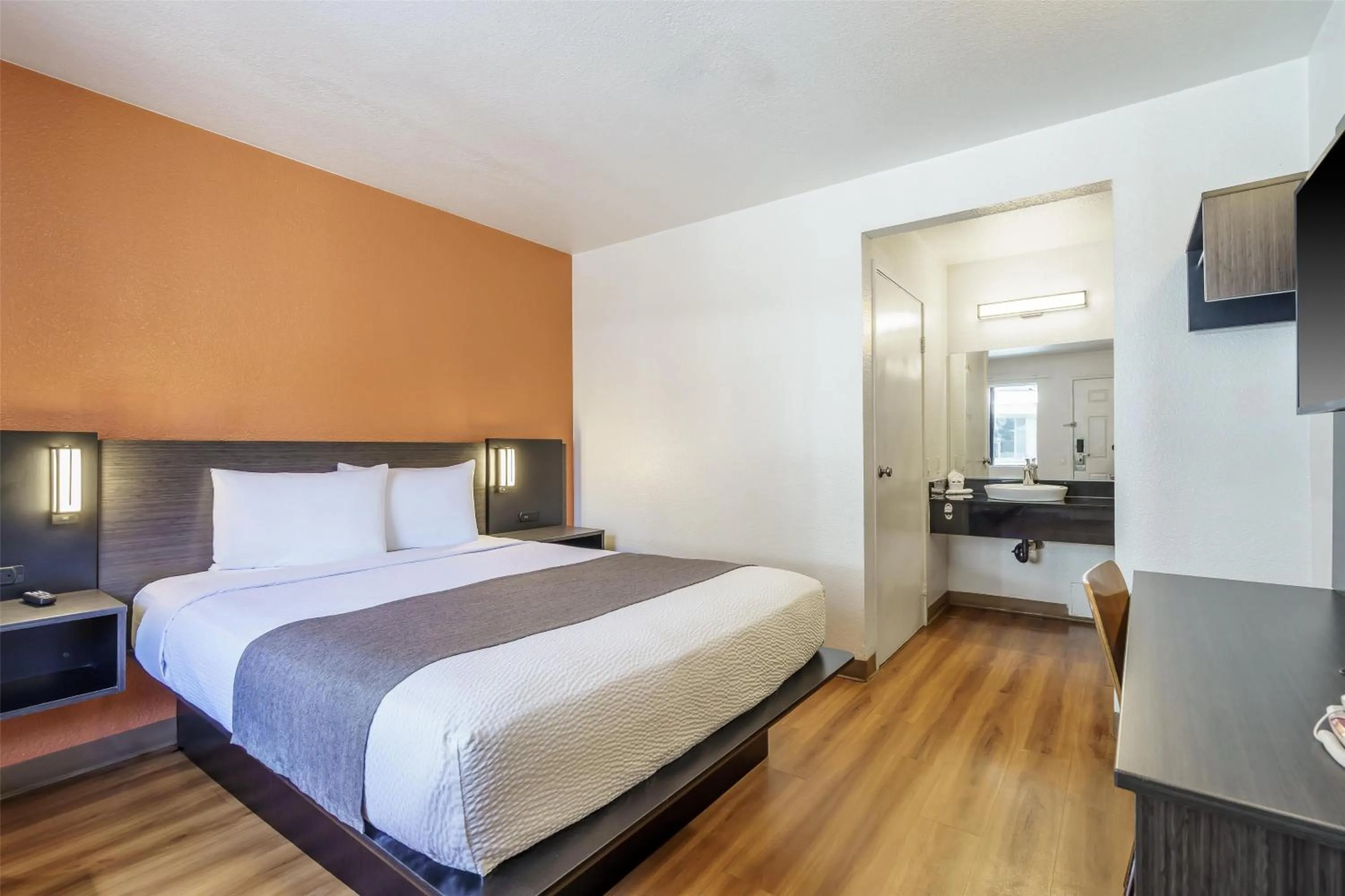 Bedroom, Bed in Motel 6-Fremont, CA - North