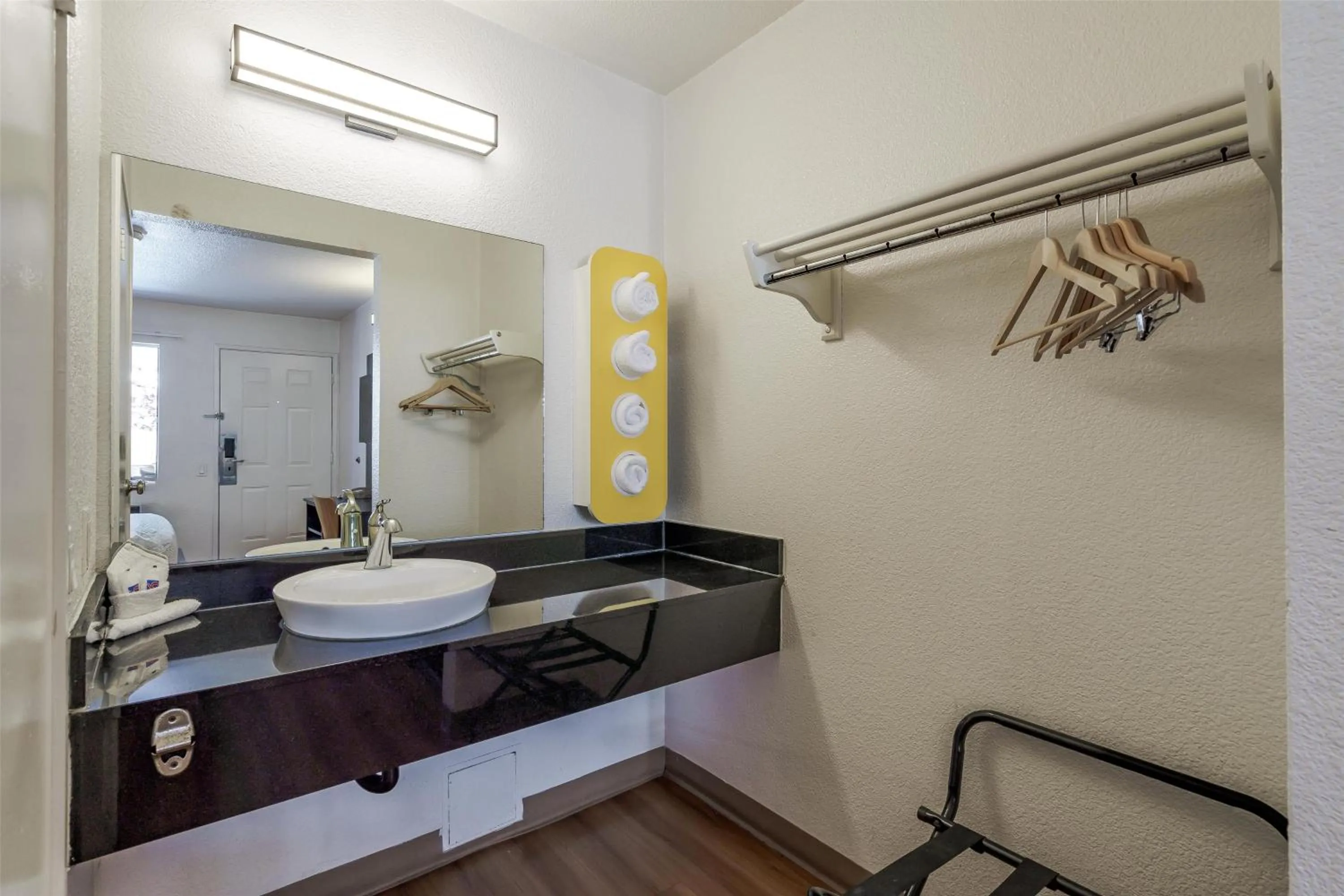 Bedroom in Motel 6-Fremont, CA - North